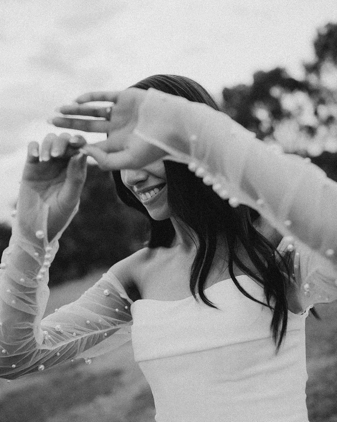 A moment for Max & Tatum (wearing the most gorgeous pearl detail sleeves and lace veil)
@tatumbentley_ 
@max__bentley 
@lloyd.brothers 
@osha.bridalstudio 
@dreamblooms 
@codybellhairstylist_ 
@rubypage_celebrant 
@himandhermusic