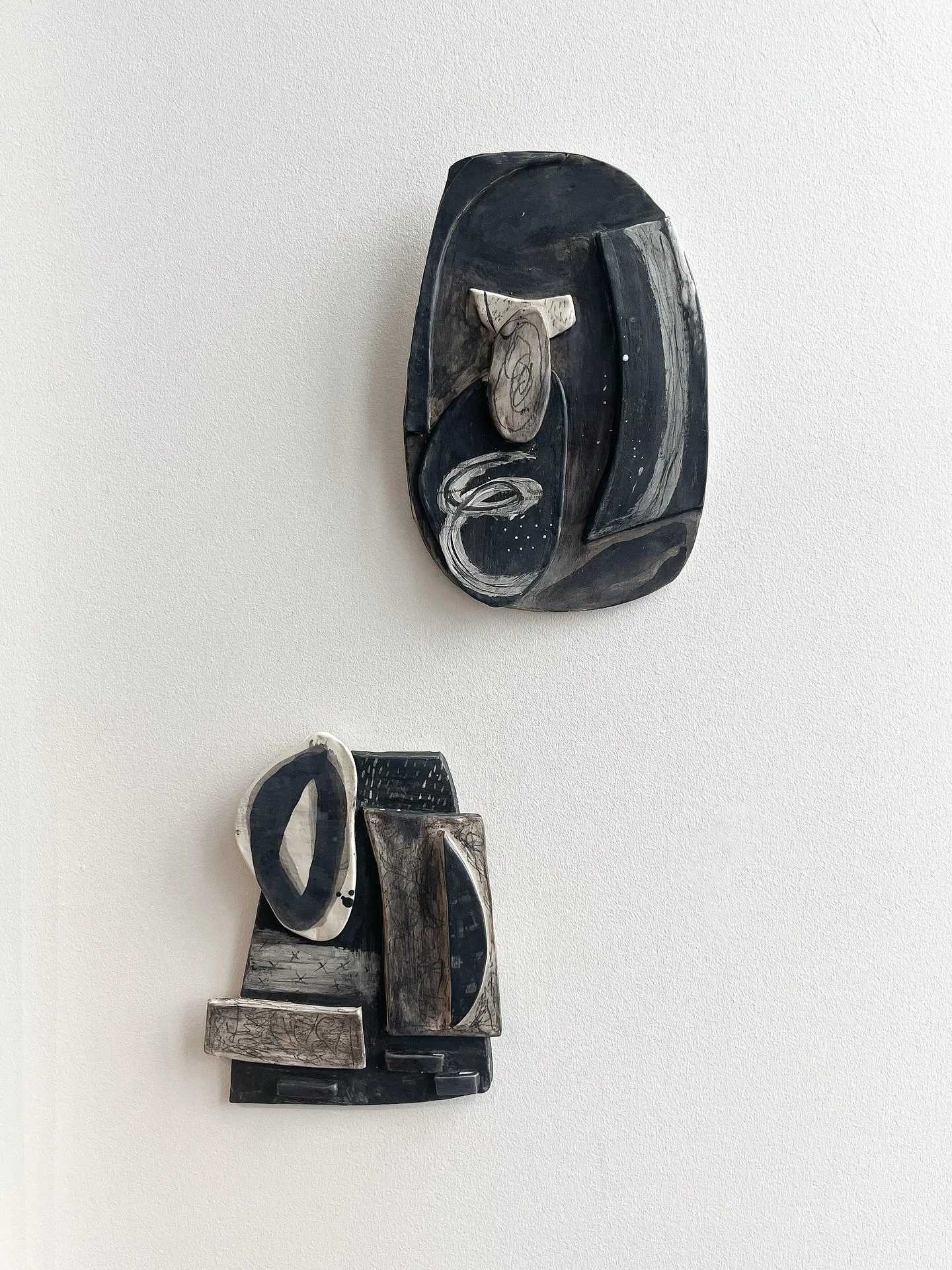 In Tandem. The ongoing challenge of dividing my time between what needs to be made and what wants to be made.

#ceramicwallsculpture #ceramicartist #ceramicstudio #kwart #canadianceramics