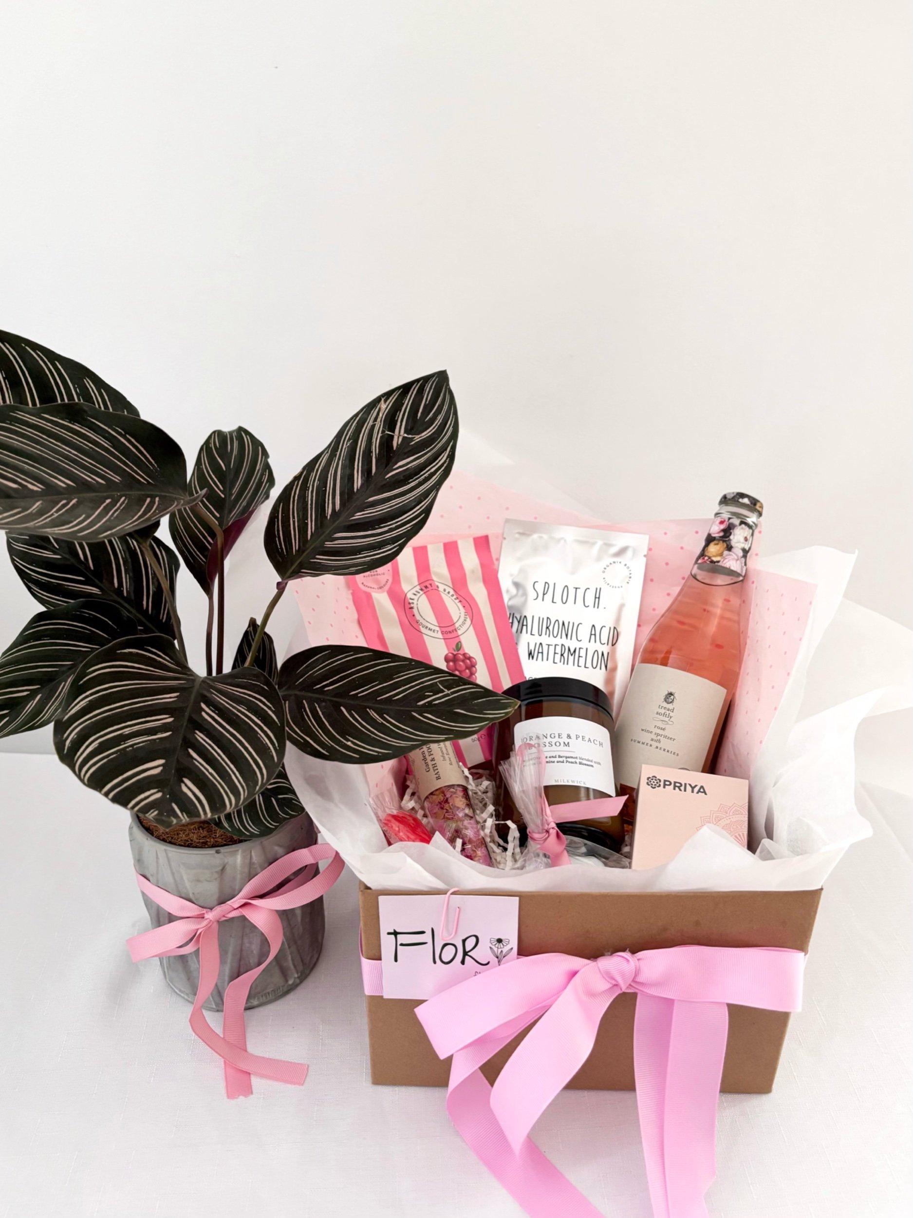 Blush and Bloom Gift Box - Flor Florals - Cairns Florist, Flower Delivery Cairns - ,Same day flower delivery Cairns.