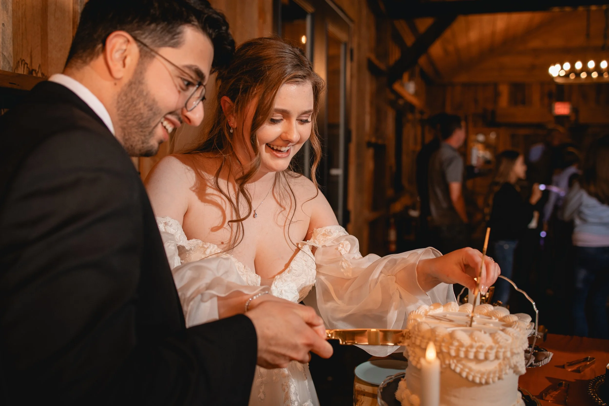 The New Wedding Timeline: Is Booking "Late" is the Best Way to Say "I Do"?