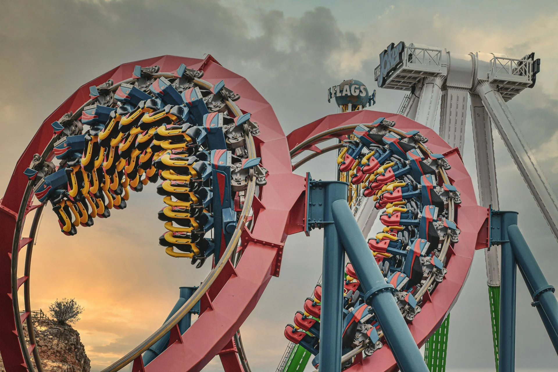 Rollercoast at Six Flags Over Texas, image by Zachariah Aussi on Unsplash
