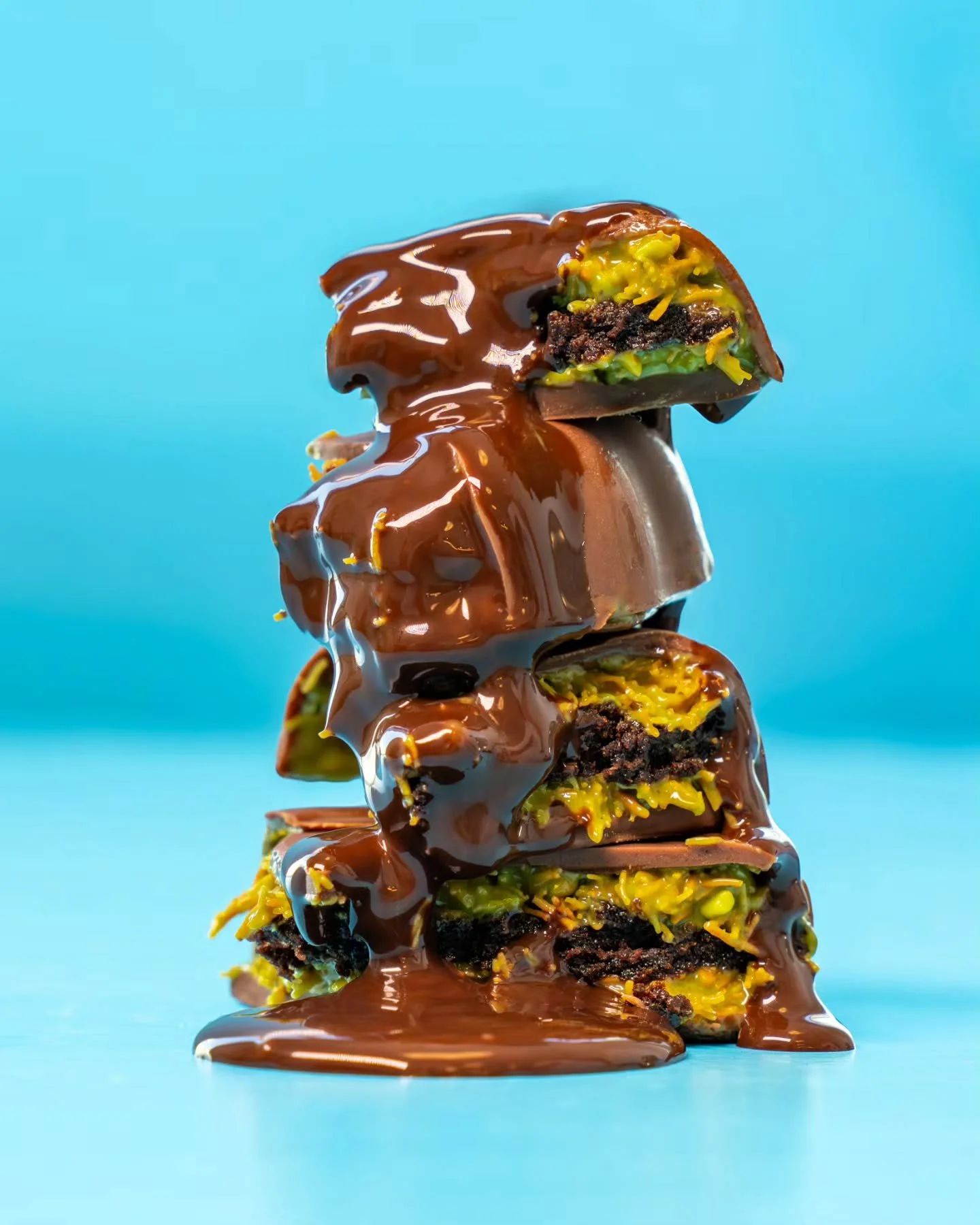 The beauty of a BYO chocolate concept? You call the shots, the brownies, the pistachio kunafa, the Lotus, the s&rsquo;mores, and so much more. 🍫✨

🛵 Order online from your favorite delivery app!
🎉 Soon in @market.island_uae