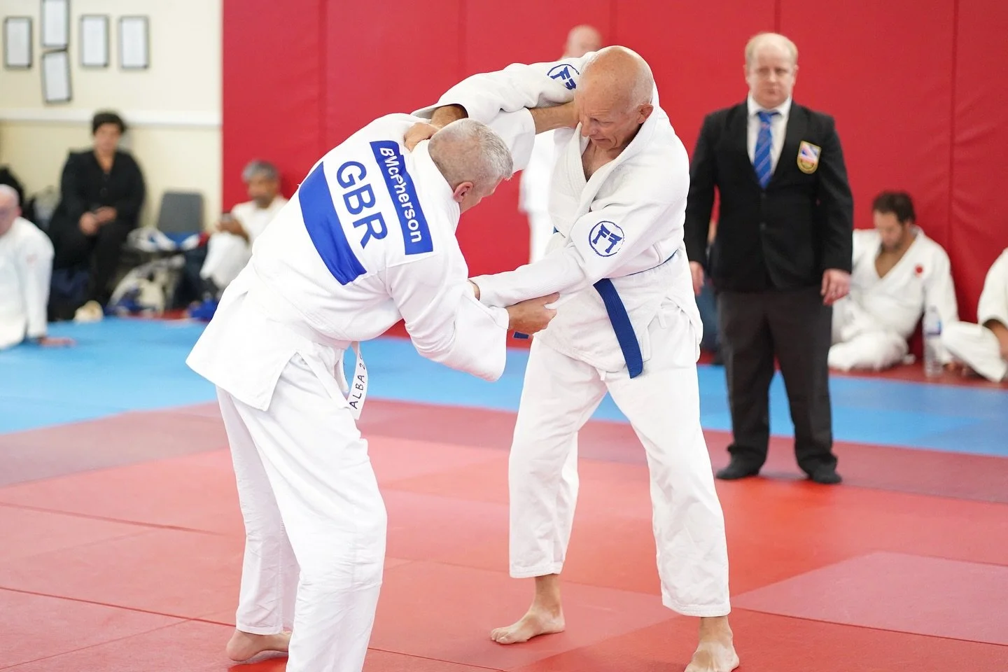 Brilliant day at the club yesterday as we hosted the Alba Veterans organised by David Gibson for the 2nd year. There was some fantastic Judo on display we hope everyone had a great day! 

Well done to our players lots of great techniques and some poi
