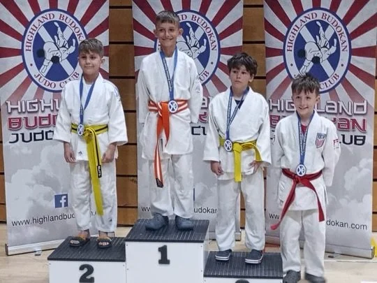 Well done to our 10 players who travelled to Inverness for the Highland Budokan Grand Prix this weekend! 5 Silver medals, 3 Bronze medals and great performance from everyone!

Results are below: 
Samuel 🥈
Zak 🥈
Nicole 🥈
Violet 🥈
Michael 🥈
Paula 