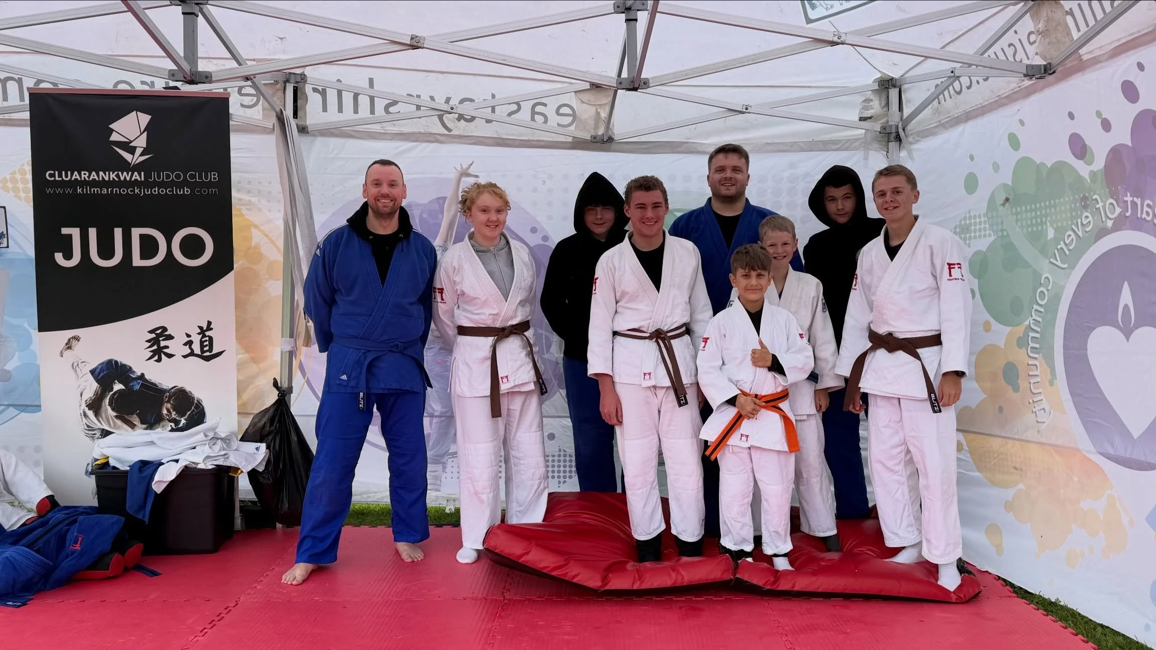 Today we attended the National Play Day at the Kay Park. It was a very wet start, but it dried up as the day went on, and we welcomed kids onto the mats to give them the chance to try some throws and see what judo is all about. 

If you came along to