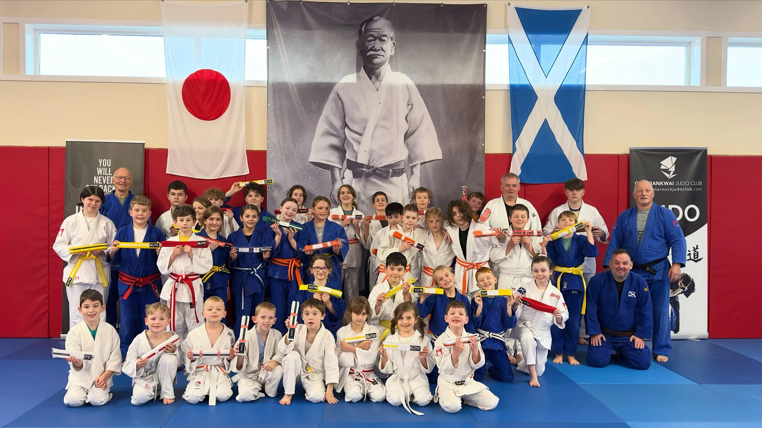 Congratulations to all our juniors who completed their grading at the club this morning! 🥋 A few more junior and senior gradings to follow next week during the classes. Keep up the good work everyone! 👏🏼