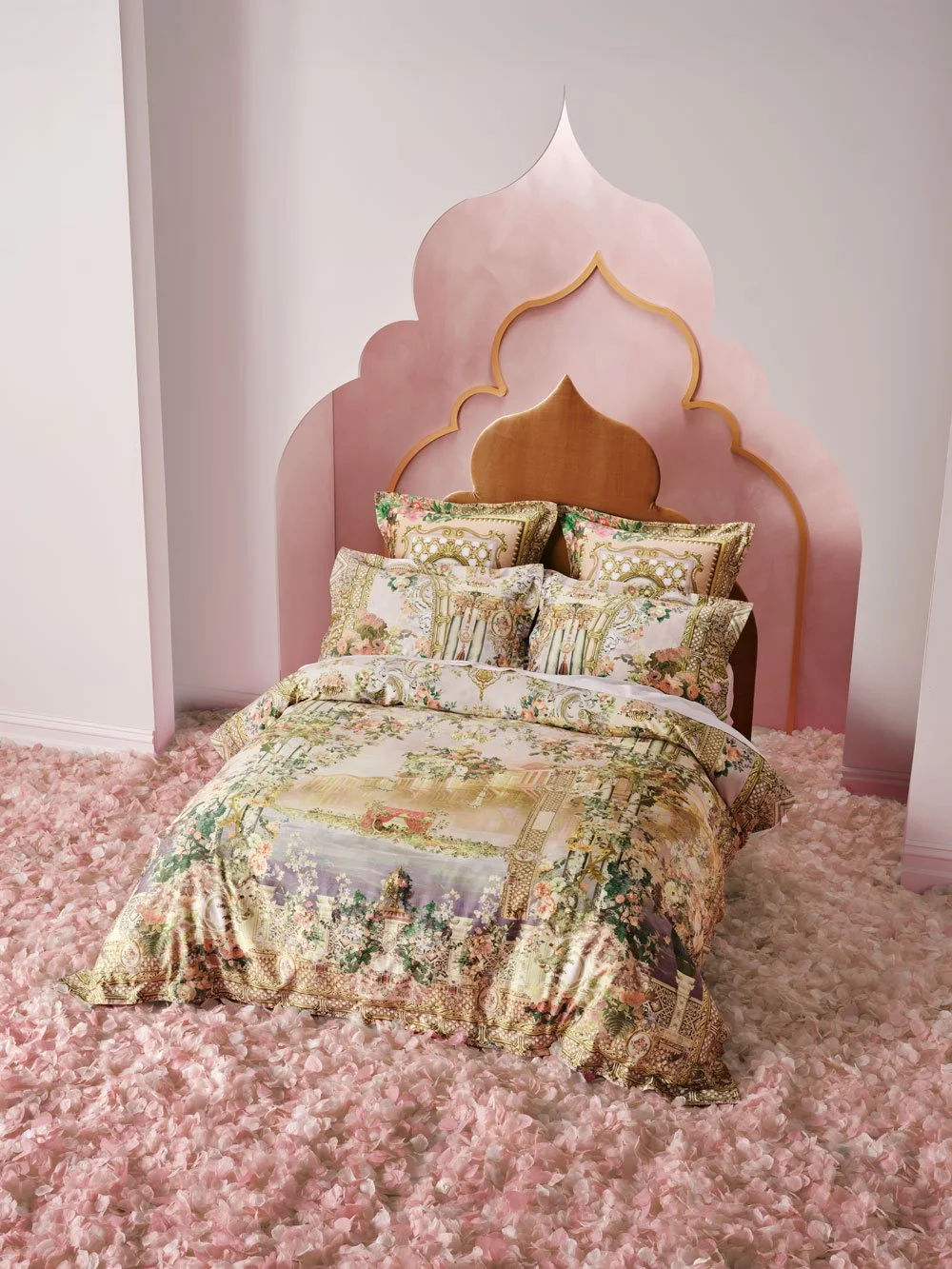 Camilla AW25  - Twilight in Instanbul