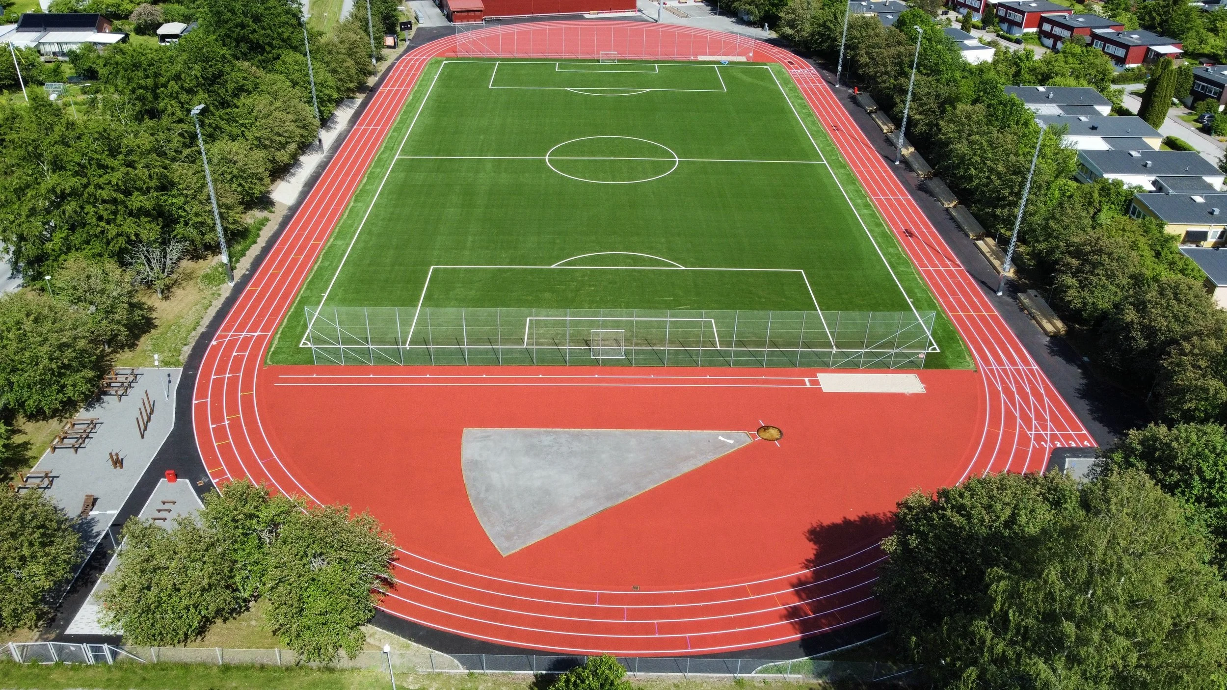Ny konstgräsplan och löparbana på Valsätra IP – där framtidens fotboll och friidrott tar fart