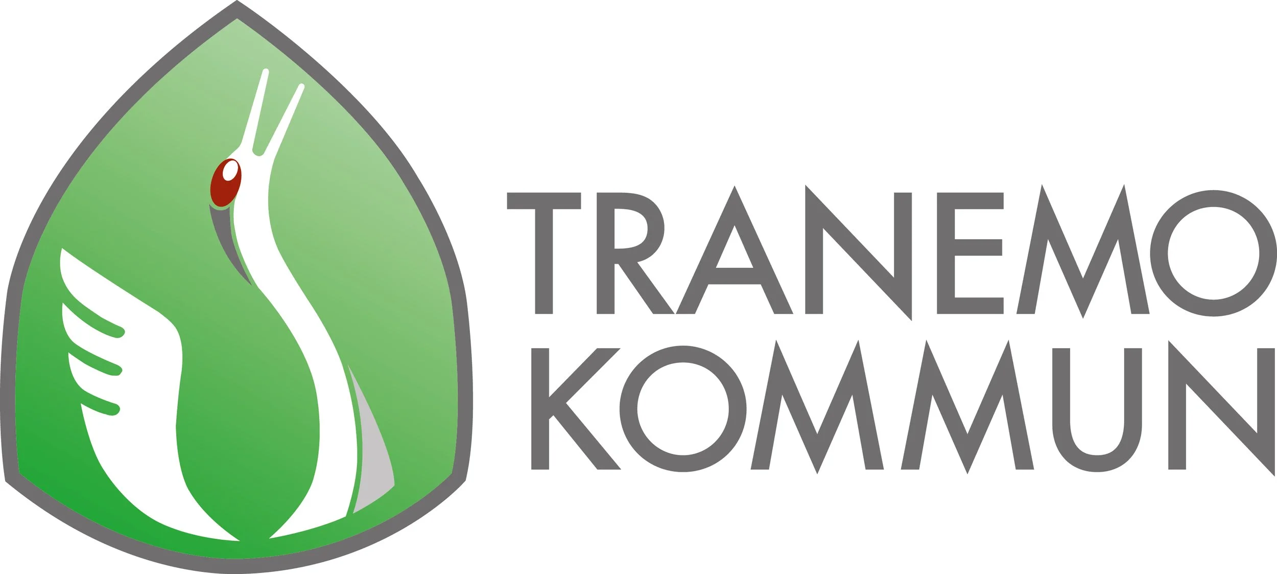 Tranemon kunnan logo, jossa on vihreän ja valkoisen värinen tyylitelty lintu ja teksti Tranemo Kommun.