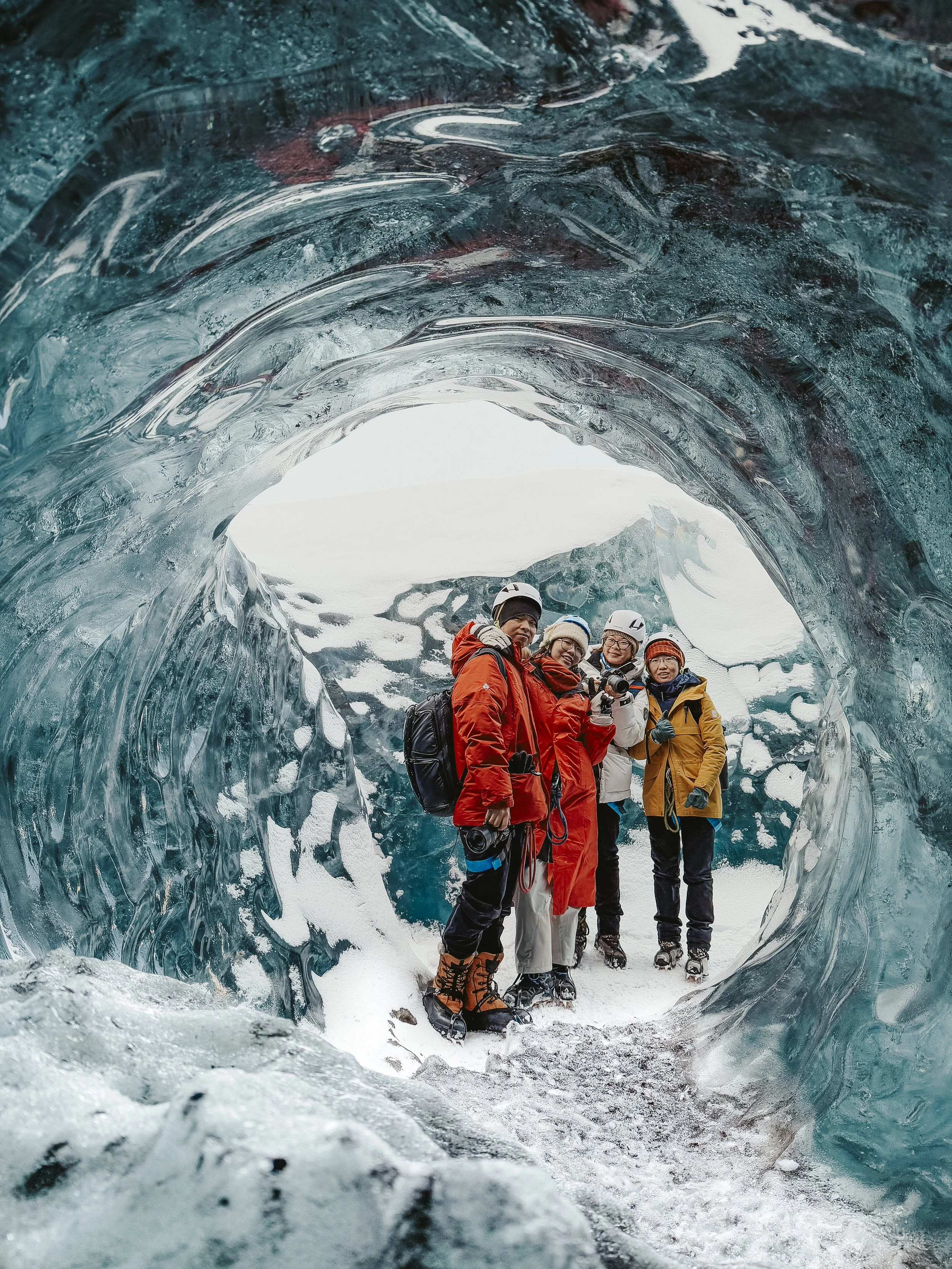 group-of-tourists-in-ica-cave.jpg
