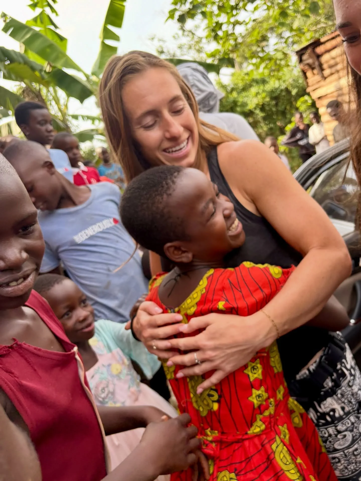 Today we got to visit and take food to a friend&rsquo;s project. John, thank you for the hospitality and warm welcome! 

The kids choreographed and performed a lovely routine, just for us! Swipe to see ➡️