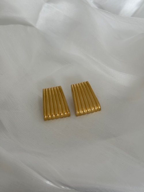 Rectangle 3.jpg