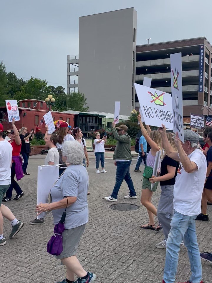 Absolutely insane turnout for the #northwestarkansas #nokings #protest! 

More content to come!! Tag us in your posts. 

@50501movement @50501_arkansas