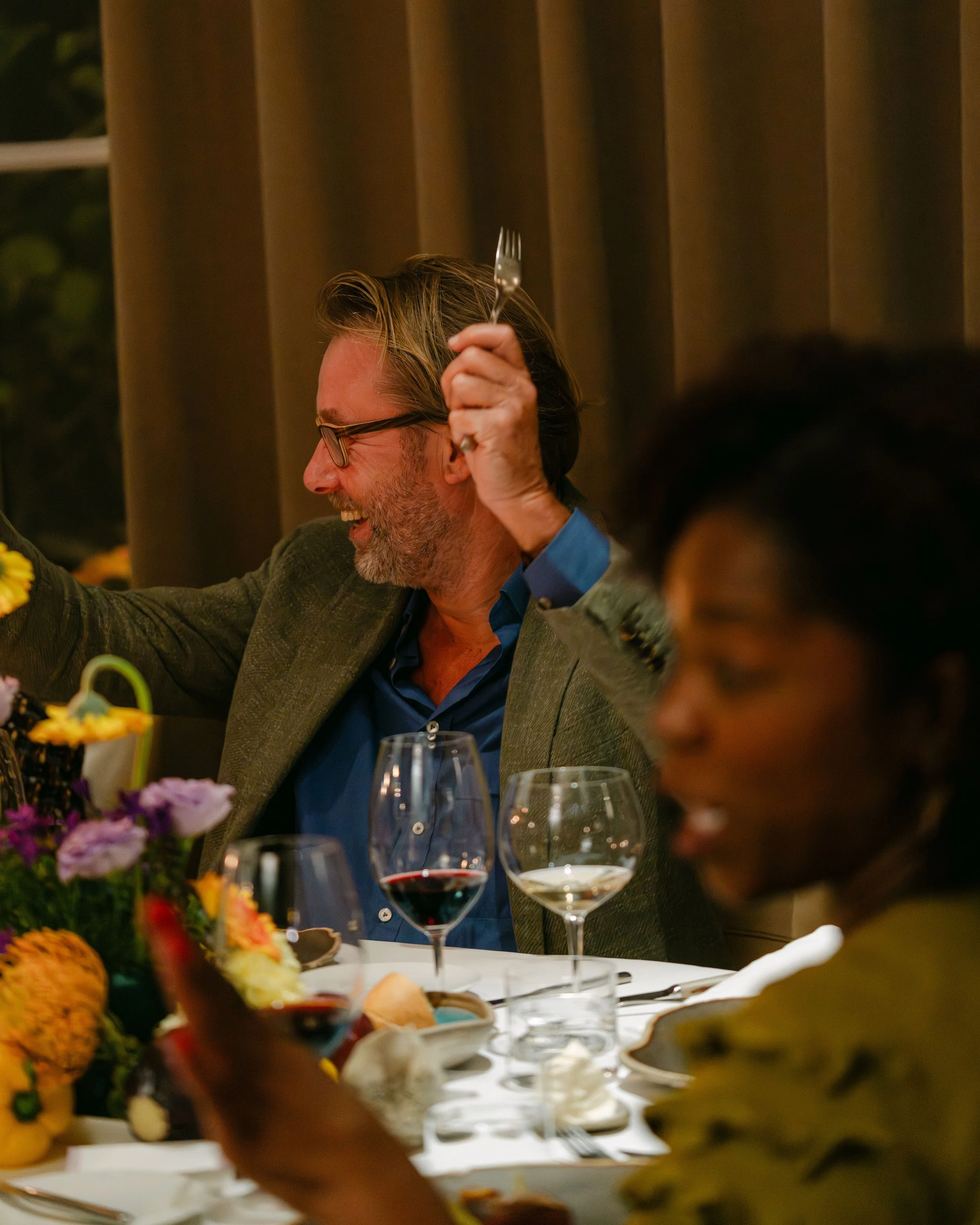 Journalist from Kingstreet Magazine having fun at Calla's Restaurant in the Hague