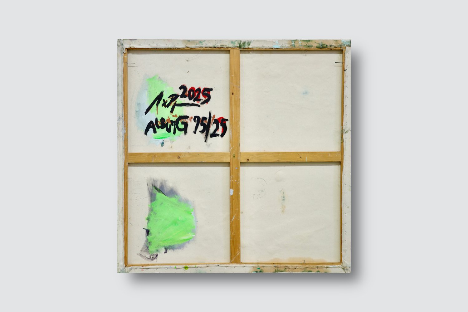 Gemälde Dirk Pleyer "ALBUM G 95 | 25" (Rückseite), Leinwand auf Holzrahmen vor grauem Hintergrund, 100 x 100 cm