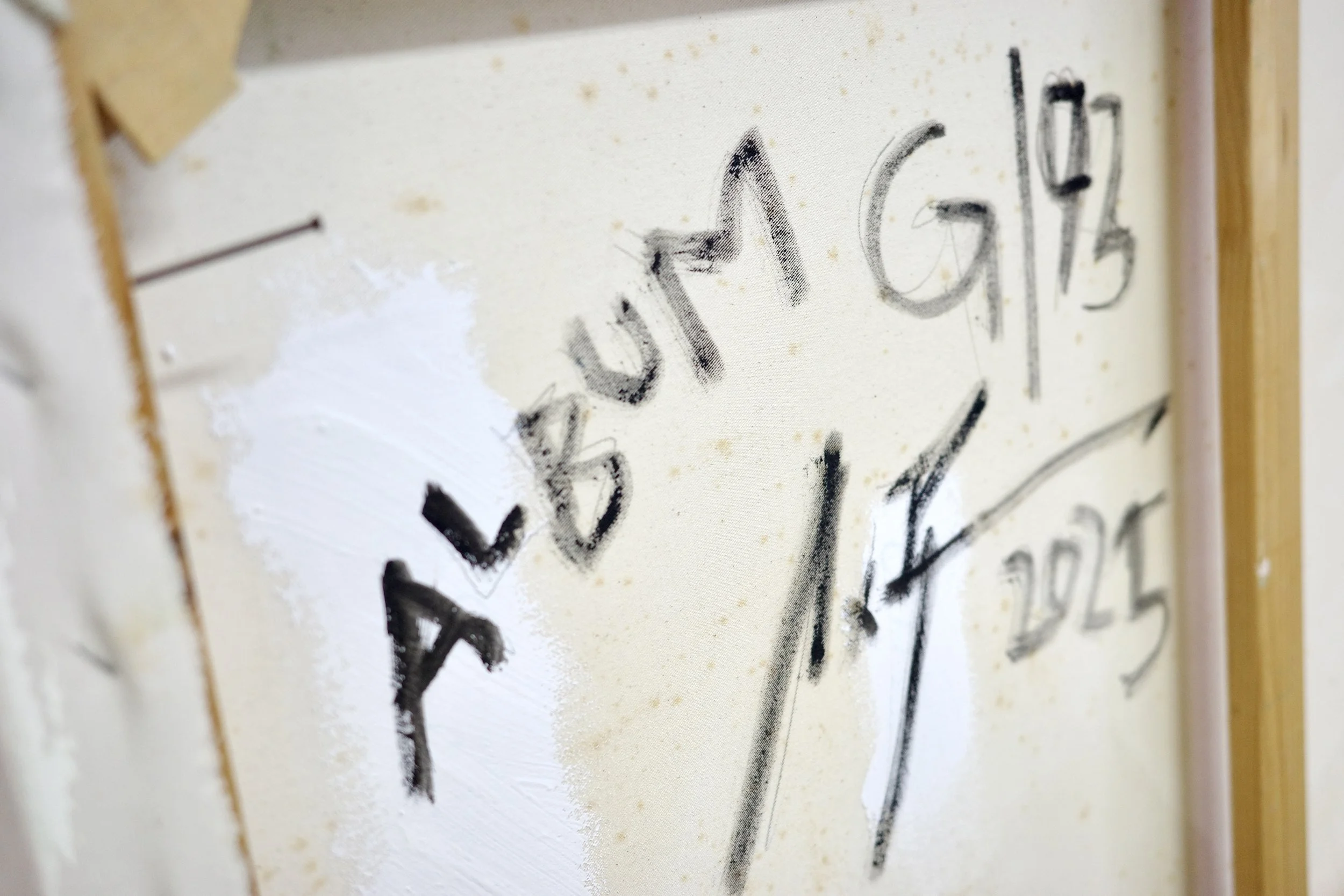 Gemälde Dirk Pleyer "ALBUM G 93 | 25" (Rückseite, Detail), Leinwand Nahaufnahme mit Originalsignatur des Künstlers