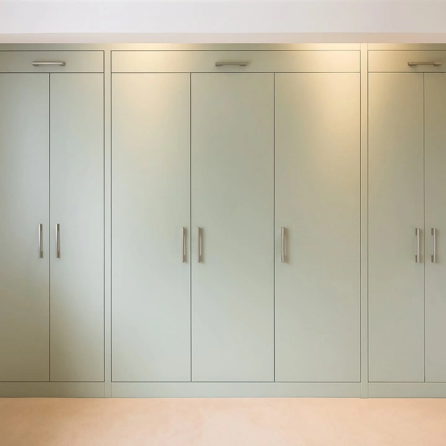 Transform Your Space with Style.

What looks like a seamless wall of wardrobes is actually a cleverly designed hidden bed system! Swipe to see the magic unfold...

We designed this custom-built unit to maximise functionality in a smaller guest room


