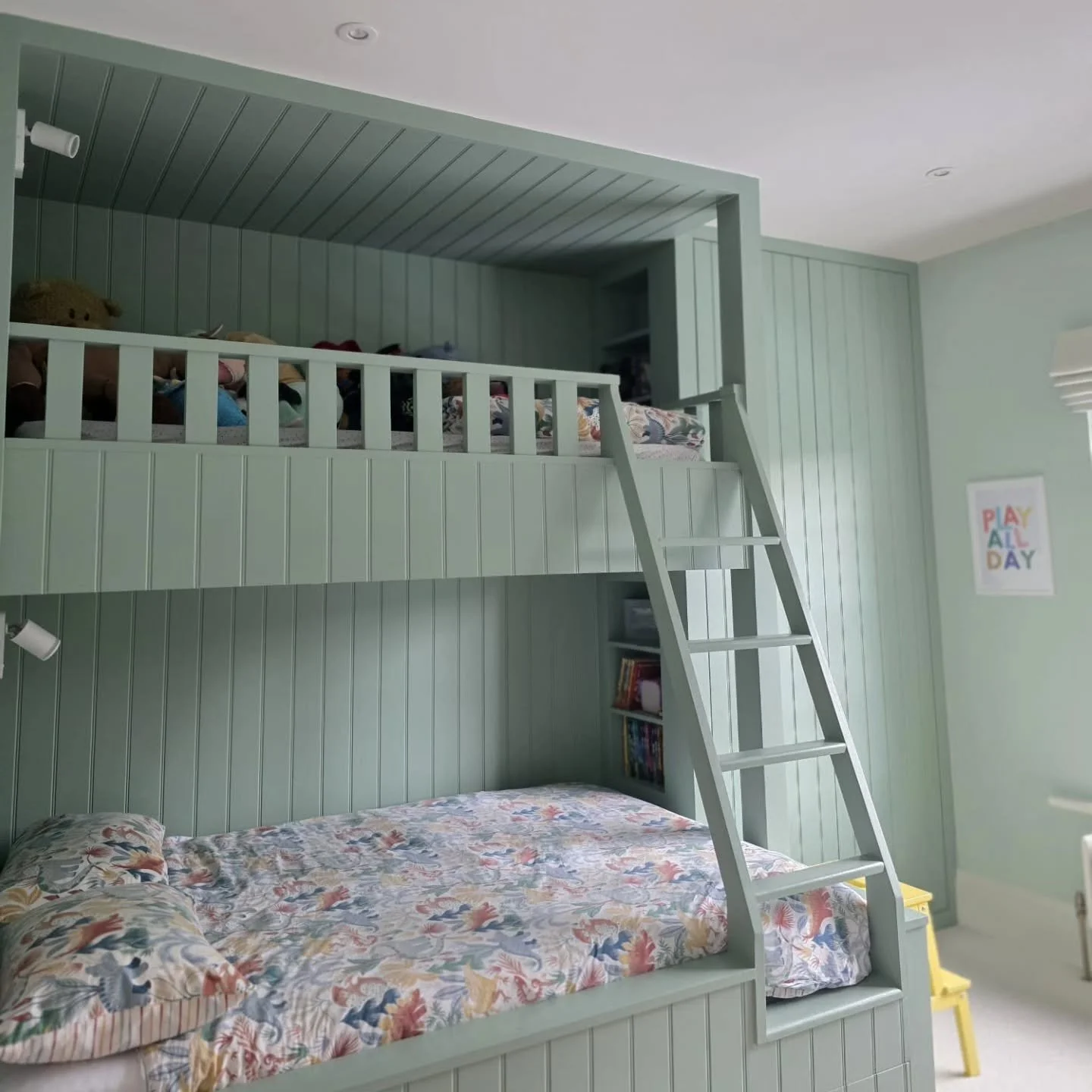 A dreamy bunk setup, designed and built in-house by our team at INTEKA ✨
Crafted from MDF and hand-painted in a bespoke @farrowandball shade chosen by the designer, this piece is as practical as it is beautiful.

The extra-wide lower bunk is perfect 