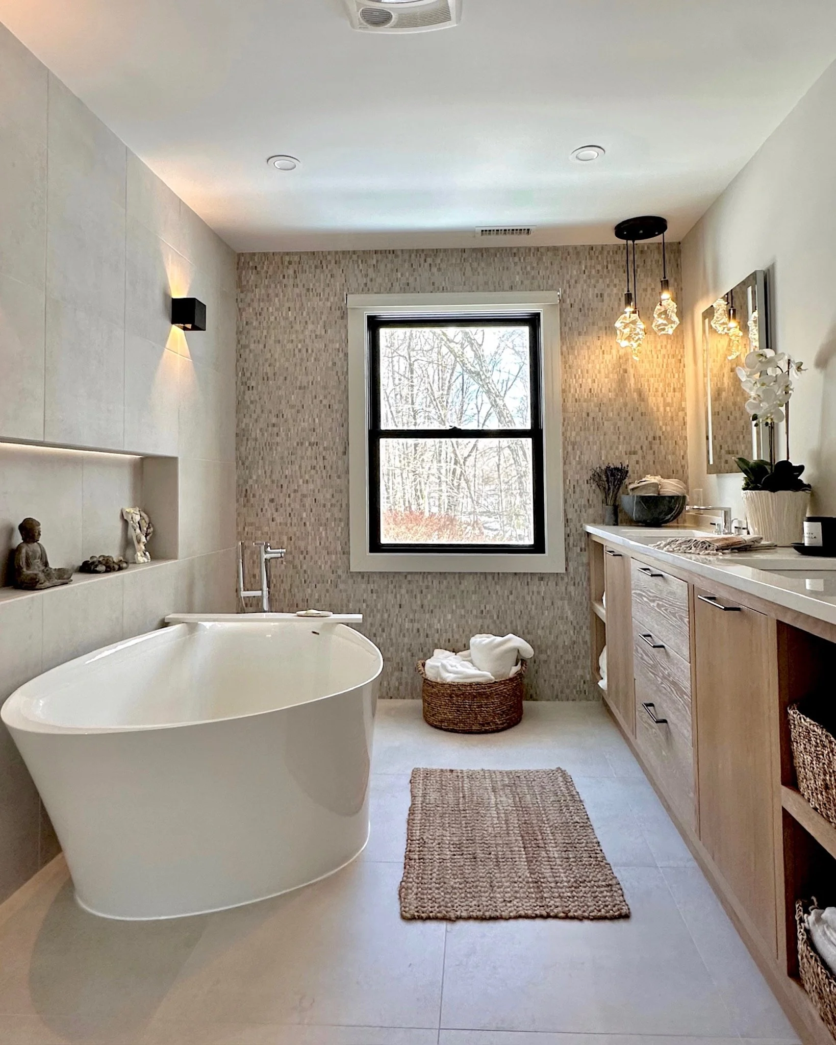 Kohler Veil Tub - Bathroom Decor