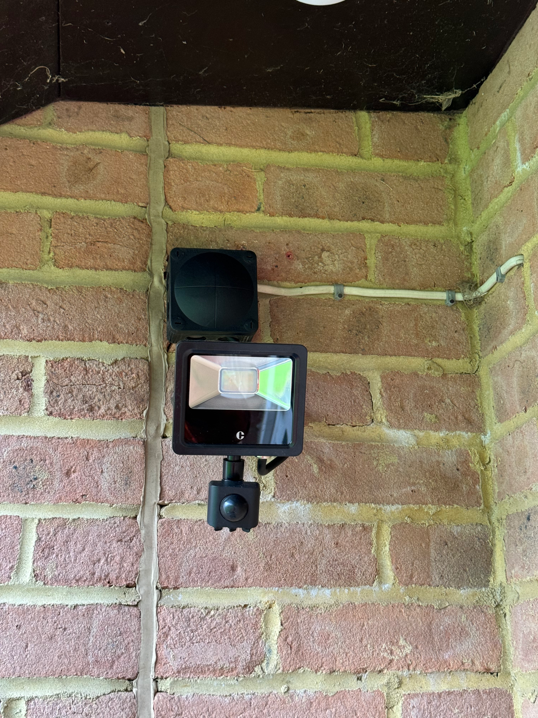 Security light replacement, Loxwood