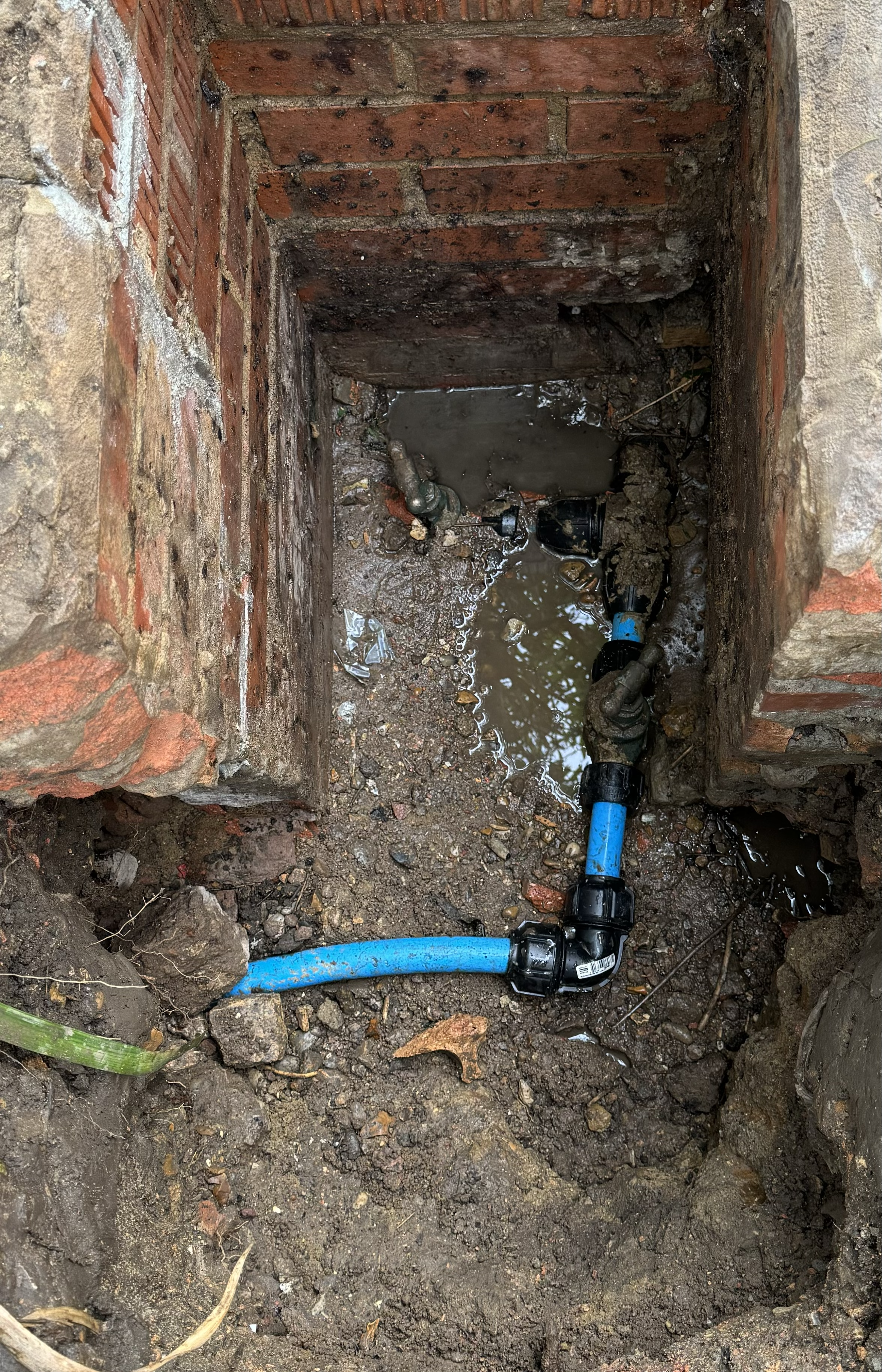 Water main repair, Apsley