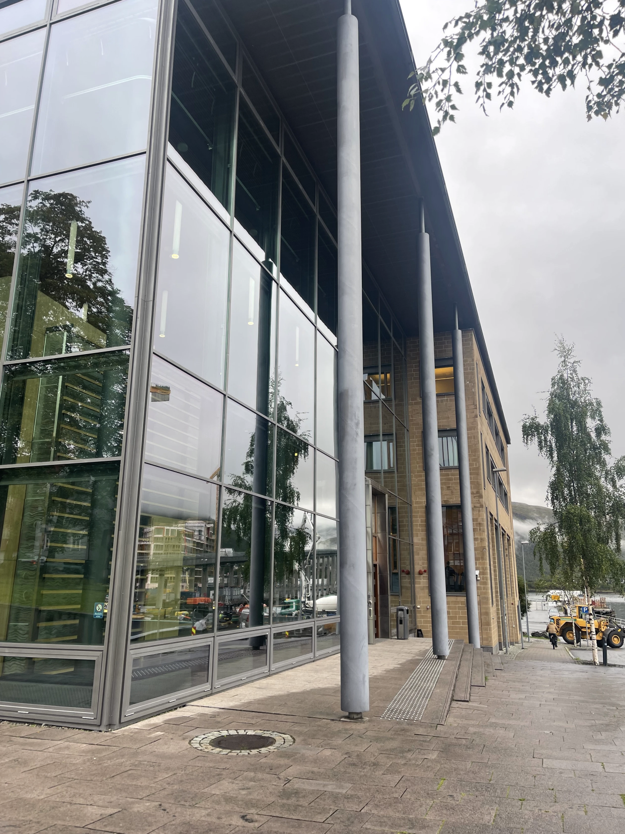 5 år og 3 måneder fengsel for grov narkotikaovertredelse & narkotikaheleri