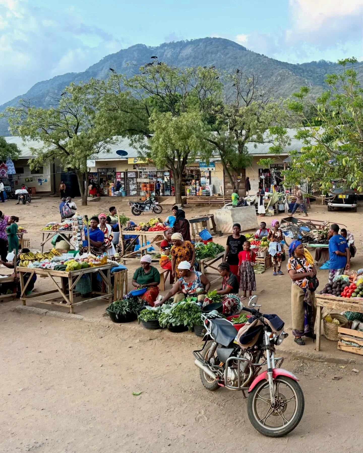 Travel Diary Tanzania pt II:

After having been a hardworking girl prior to the trip, I had no intention of working much.
However, when I heard that being off the tourist path wouldn&rsquo;t be too easy, I looked into volunteering opportunities and f