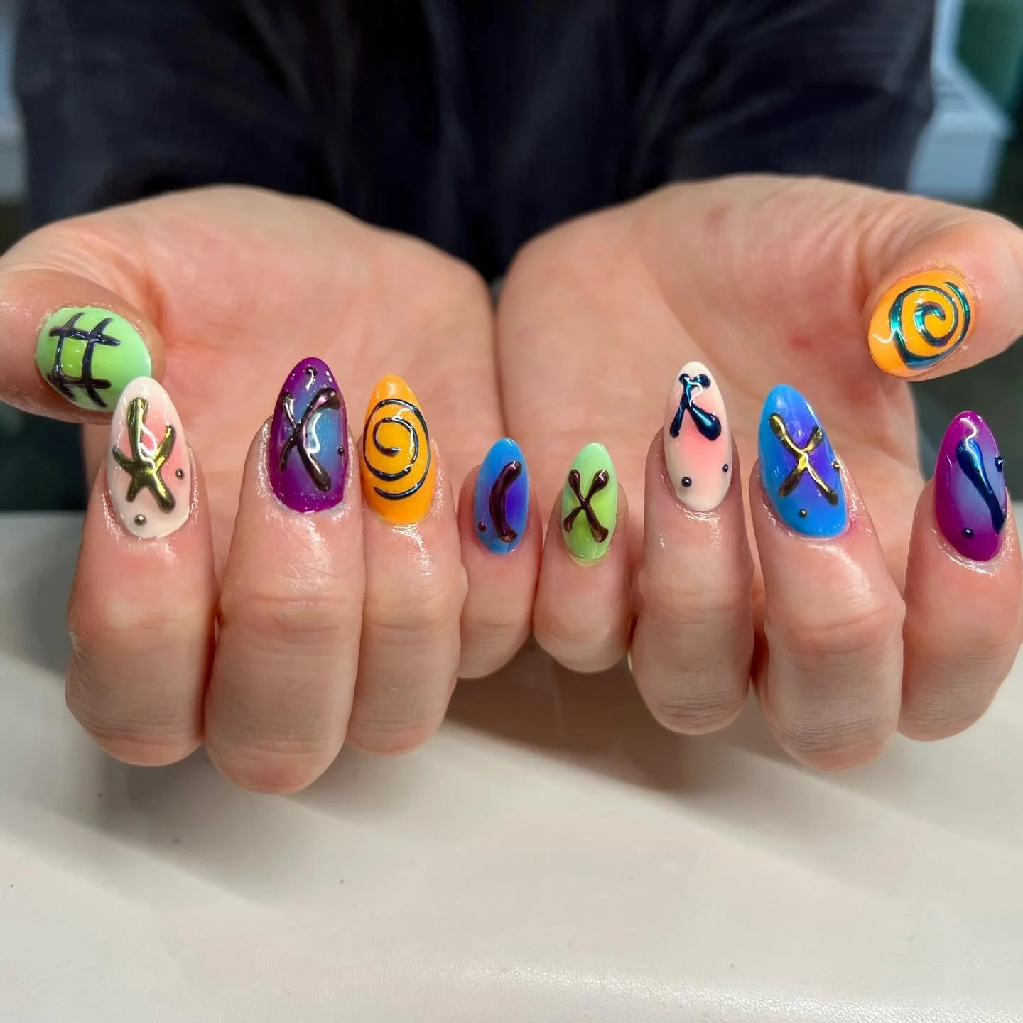Loving this vibrant, abstract set! By Cindy