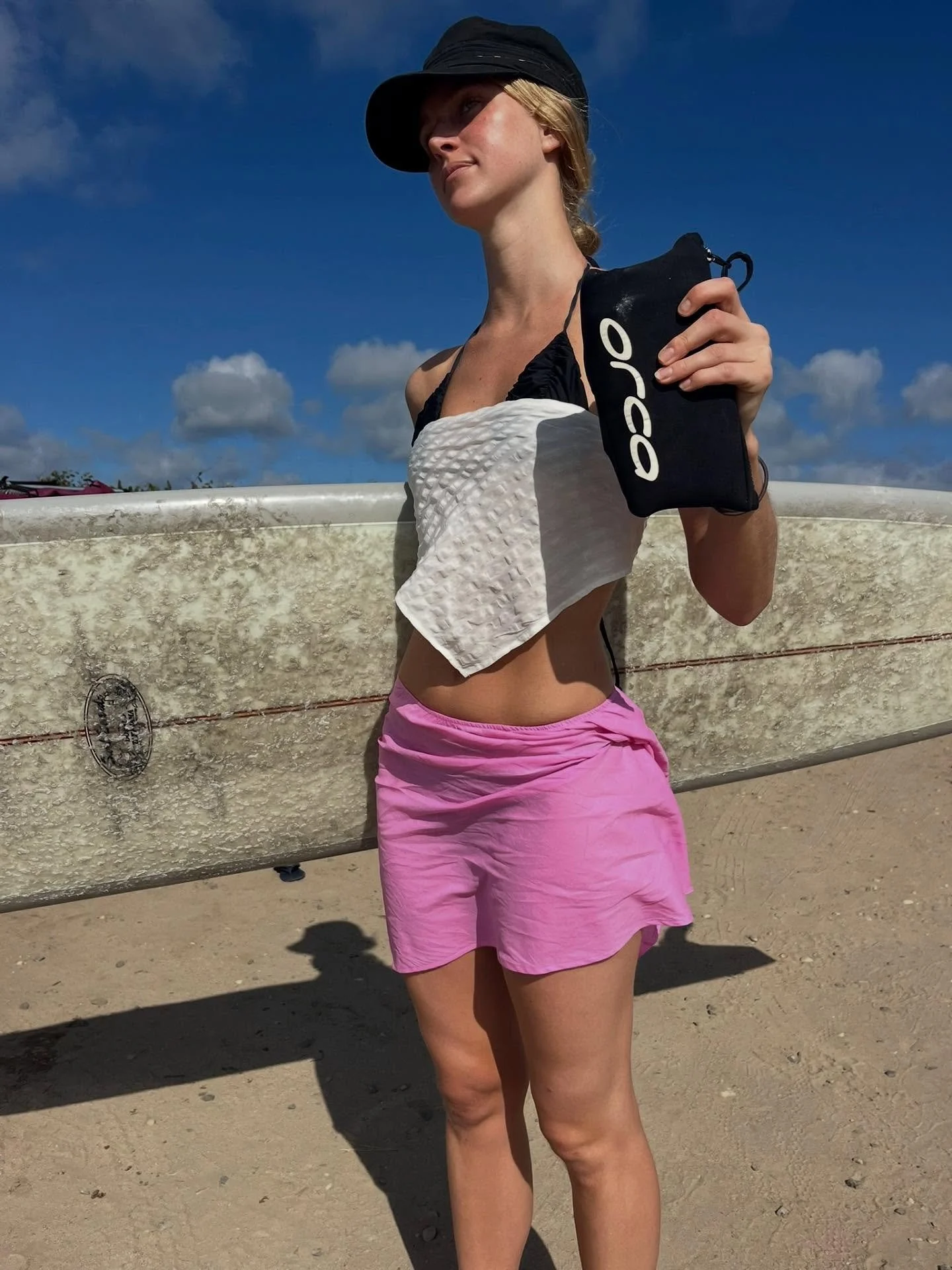 You can&rsquo;t believe how much @allegrasamsen loves this whale-themed beach pouch&hellip;.
ORCAn you? 😎 

#surfaccessories #ecosurf 
#sustainablesurf #greenplanet  #oceanlover #upcycle #recycled #reused #sustainability #surfing #wetsuits #ridetheg