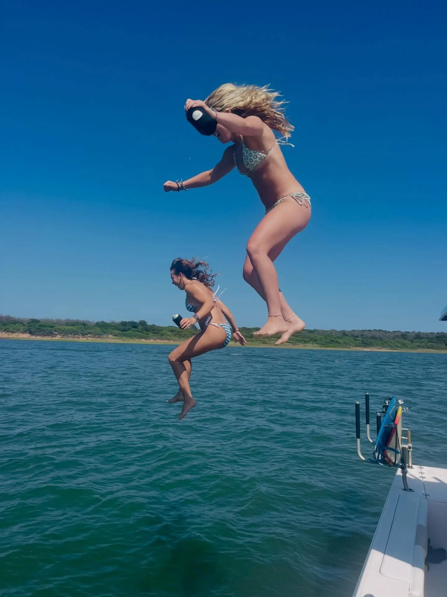 Take the plunge - polar bear 🐻&zwj;❄️ or tropical fish 🐠 or anything in between. 

Connect with your body + with your closest body of water = the best way to start 2026!
Where ever you are in the world. 🌎 🌊 

Happy Neo Year! 💫