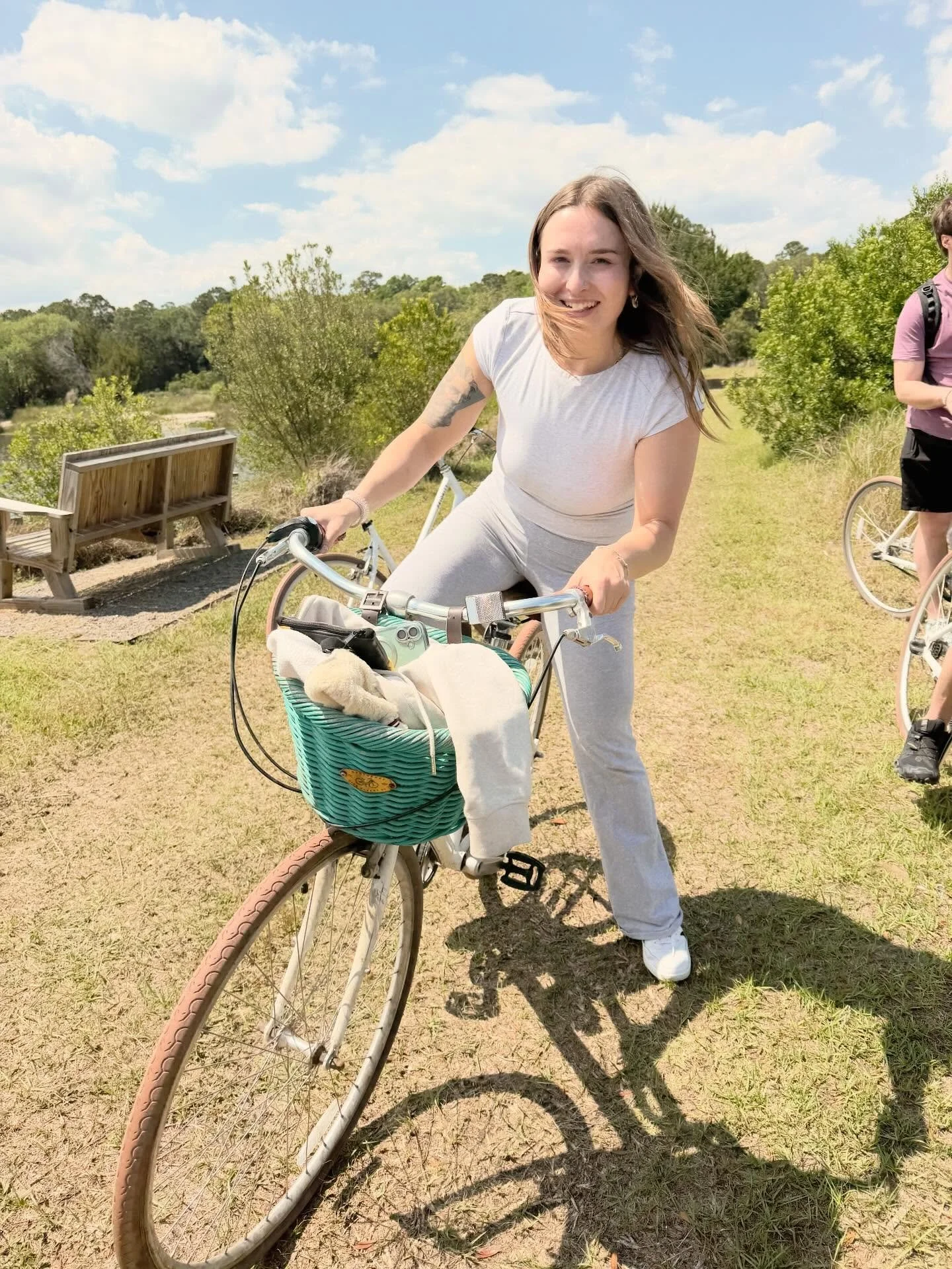 Bike weather is upon us! 
And NeoNeo is always ready to go for a ride 🩵💛

#recycledwetsuits #earthfriendly #ridethegreenwave 

Shop link in bio ✨