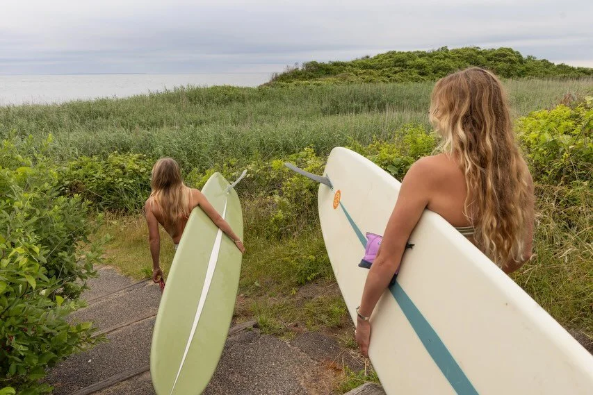 It&rsquo;s Friday. It&rsquo;s Summer. Surf&rsquo;s up!

Pack your beach pouch. Grab your wax sak. Let&rsquo;s go!

Happy Weekend!! 

🌊☀️🌊☀️🌊☀️🌊☀️🌊☀️🌊☀️🌊☀️

📸 @lindsaymorrisphoto