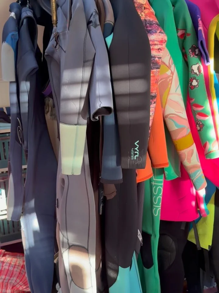 Well that was fun! 🤩 

Had a blast making mad quantity Wax Saks for this collab with @thenamibox that started way back when it was cold out. 

Multiple surf checks in between batches. 

Honored to be part of the East Coast Box - alongside so many co