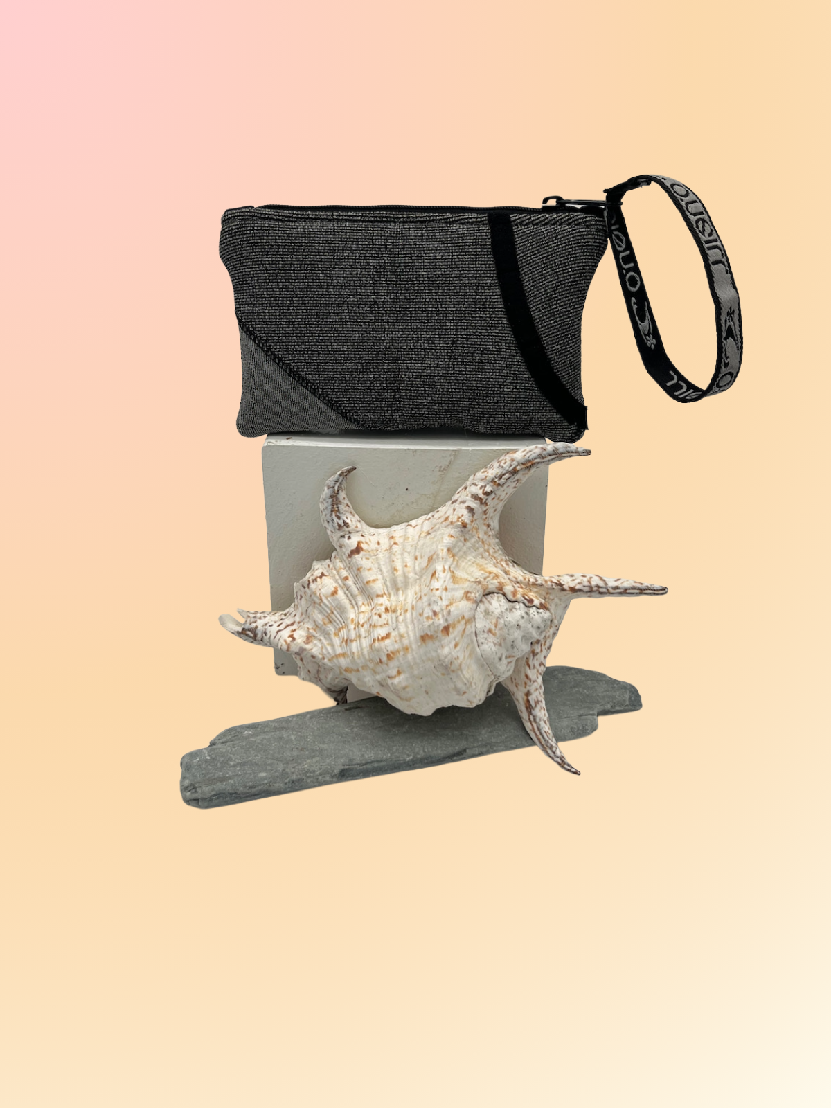 NNPC H-14-Mini Wrstlt Grey-Blk  B.png