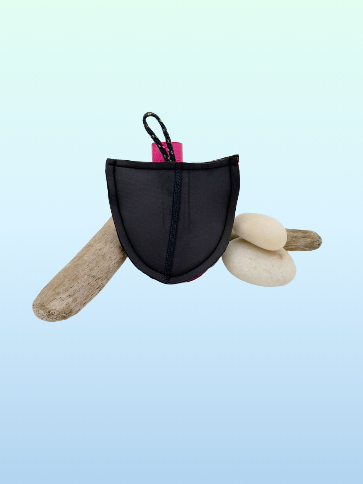 NNPC H-19-Mini Wag Sak Navy-Blk B.png