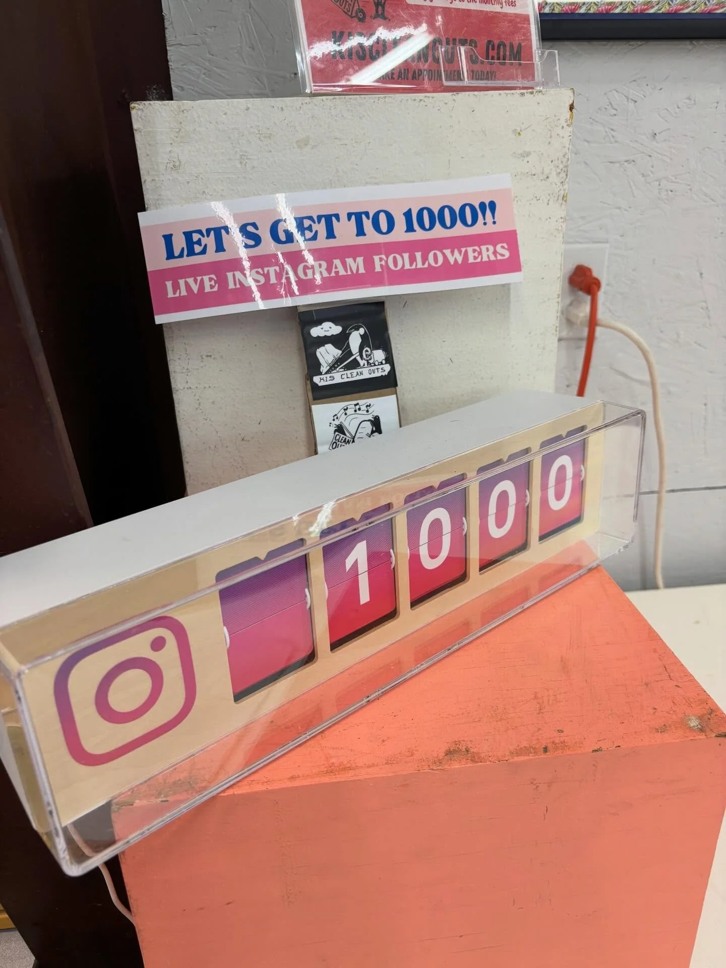 NOBODY MOVE! 😉 THANKS FOR ALL YOUR SUPPORT 🎉