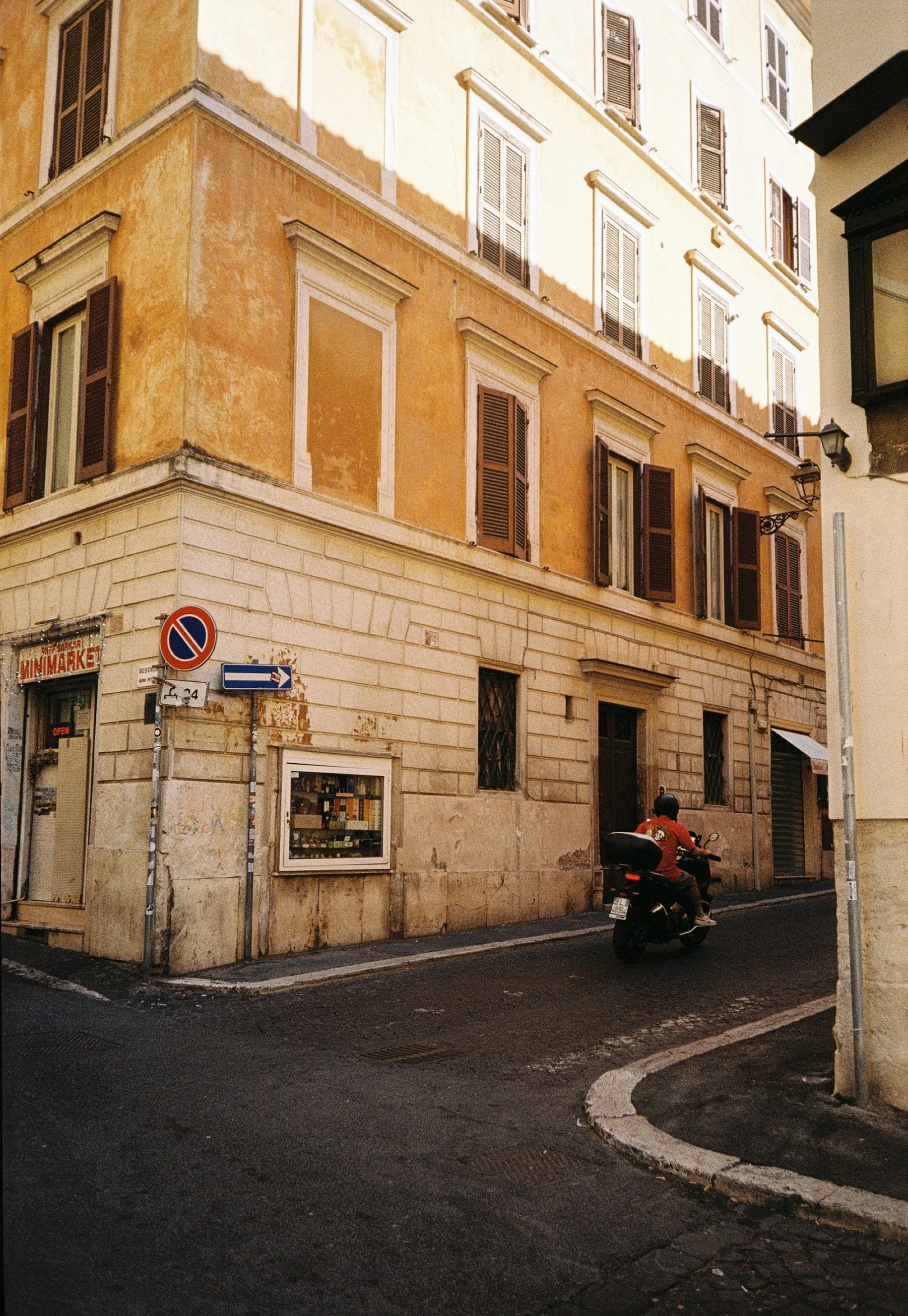 Esquina dorada.jpg