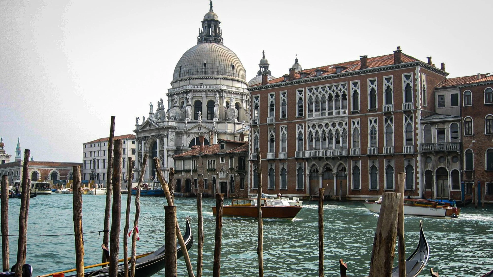 A classic Venice river scene