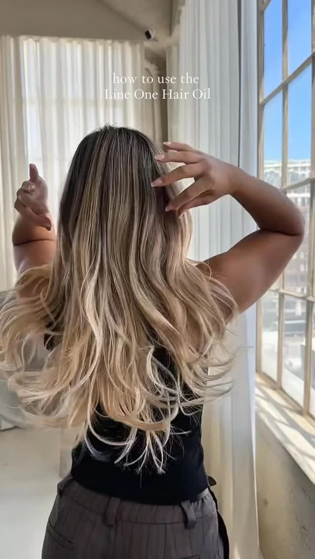 @lexikugelman go-to for glossy, healthy ends ✨
She swears by the Line One Hair Oil for keeping her extensions soft, nourished, and weightless—never greasy. It’s her secret for that effortless, lived-in finish.
#alpharettahairsalon #alp