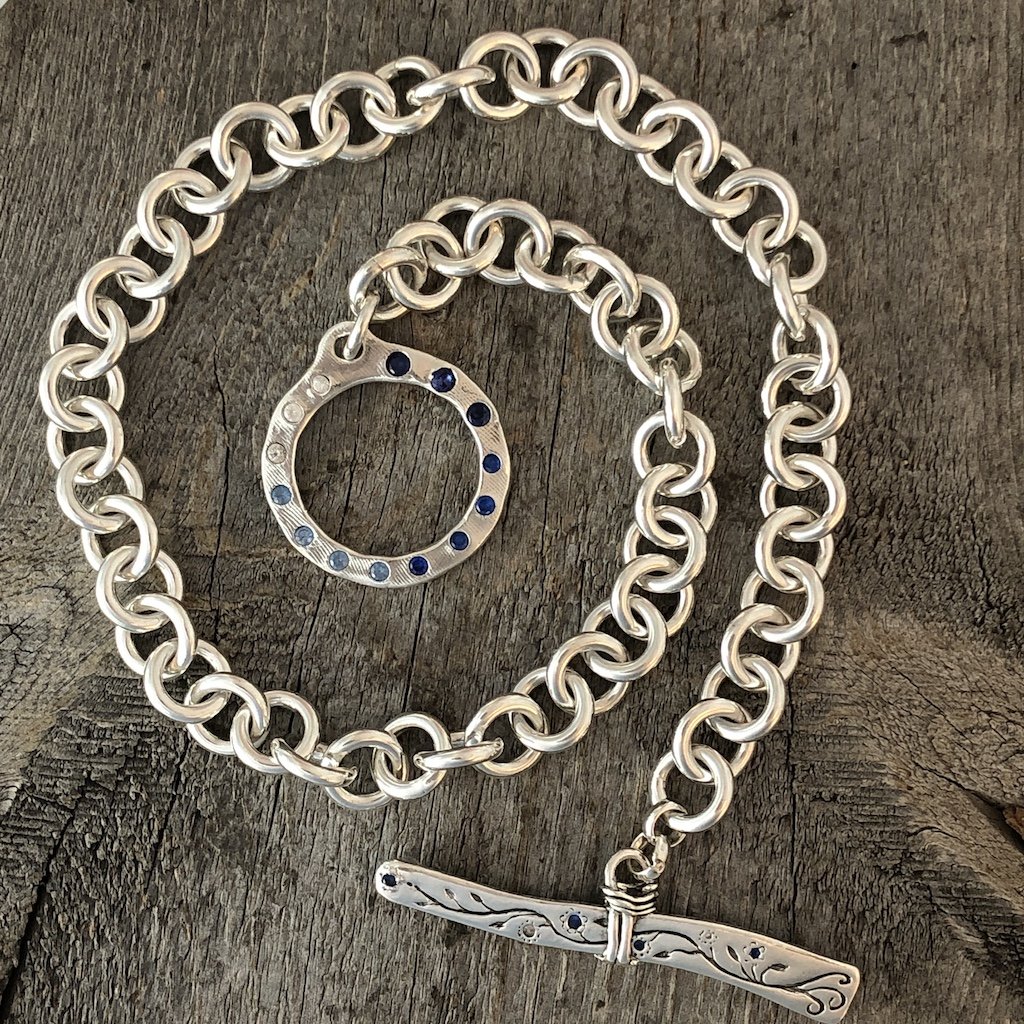 heavychainsapphiretoggle3.jpg