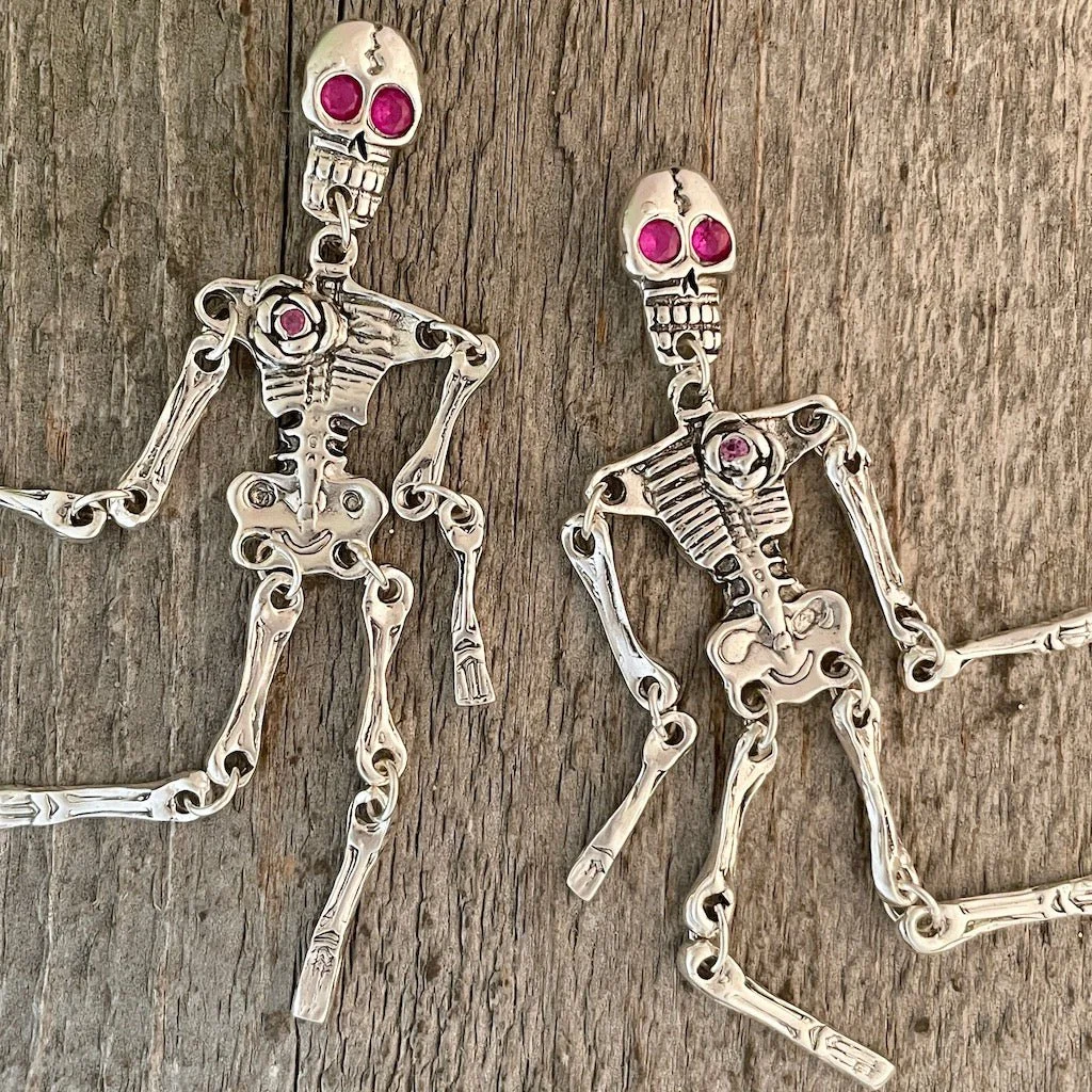 DancingskeletonsSSpinksapphires_1296x.jpg