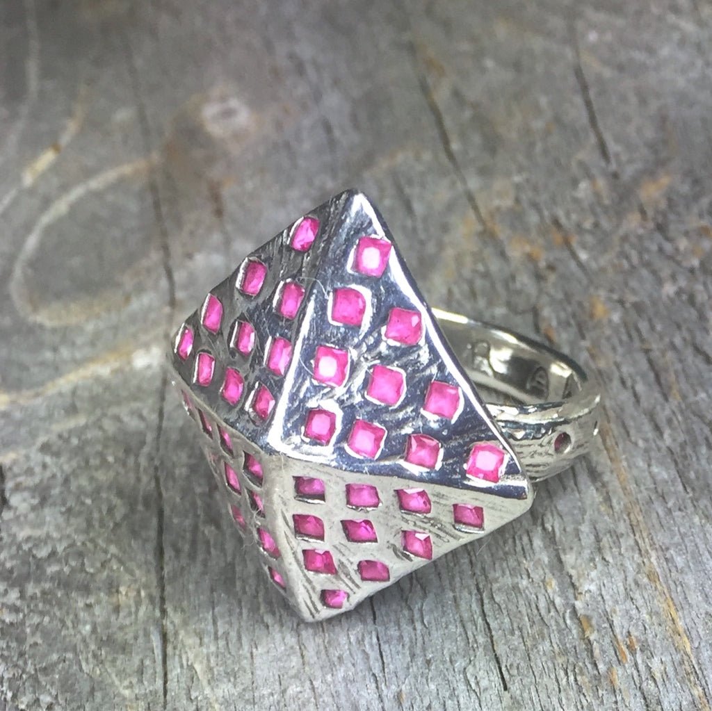 pyramidringpinksapphires_1296x.jpg