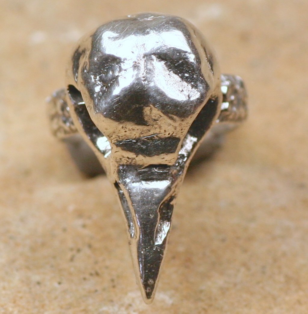 ravenskullring.jpg
