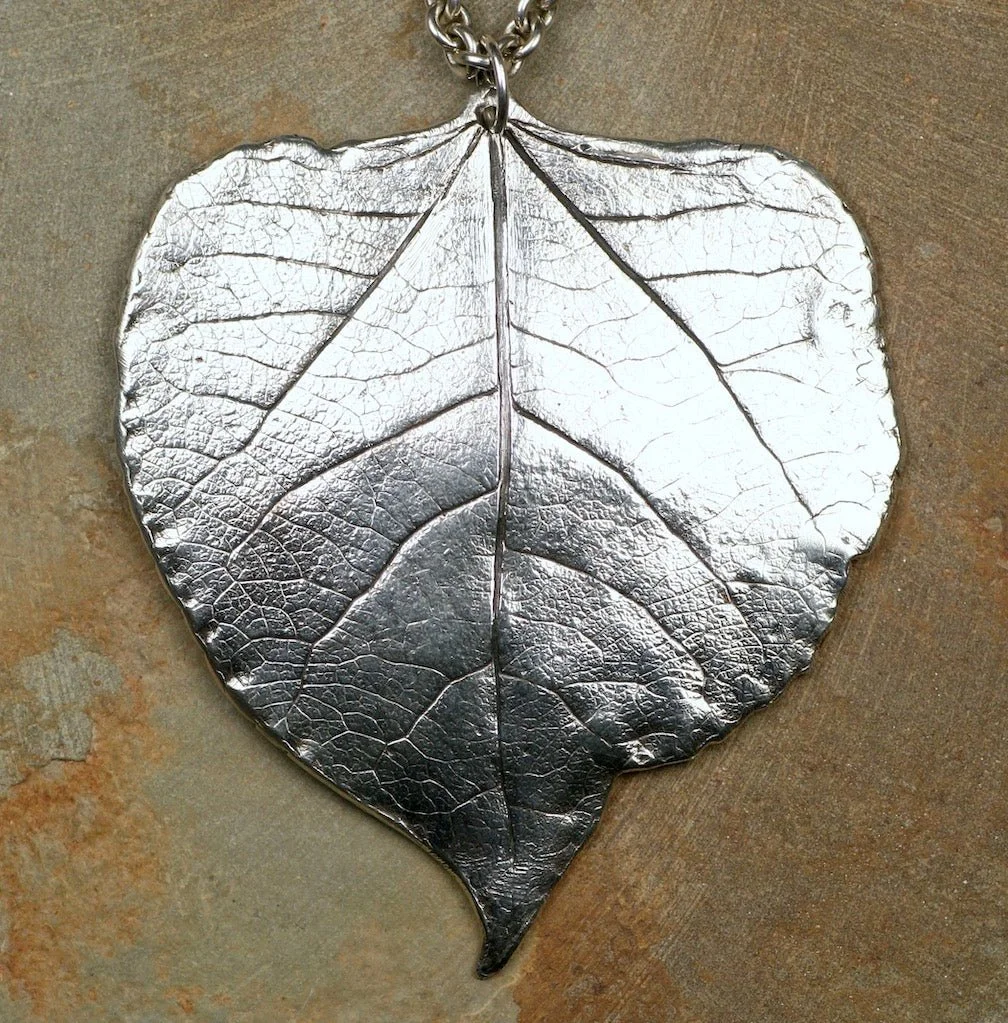 bigaspenleafneck1024x1024_1296x.jpg