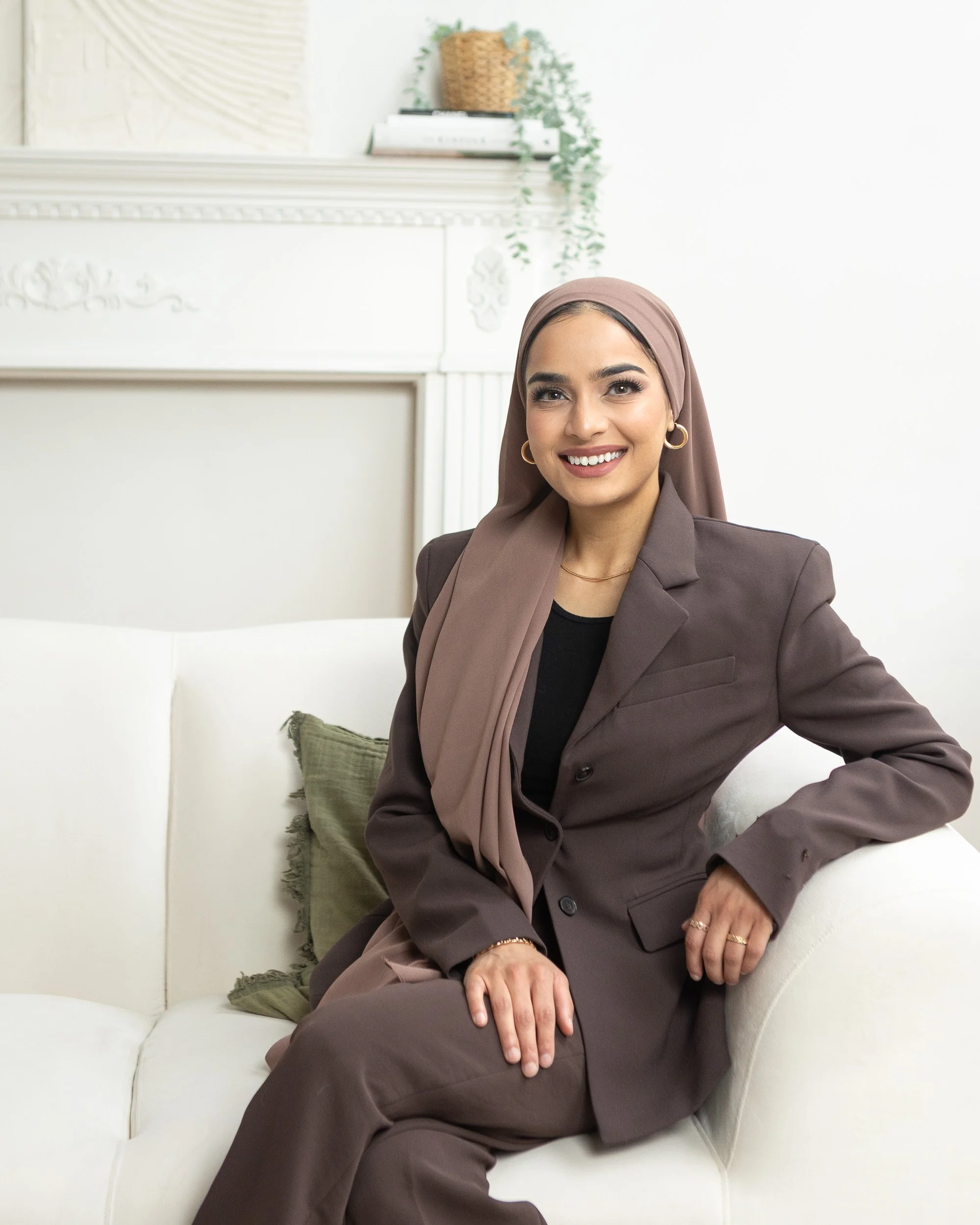 Therapist - Woman-wearing-hijab-3339.jpg