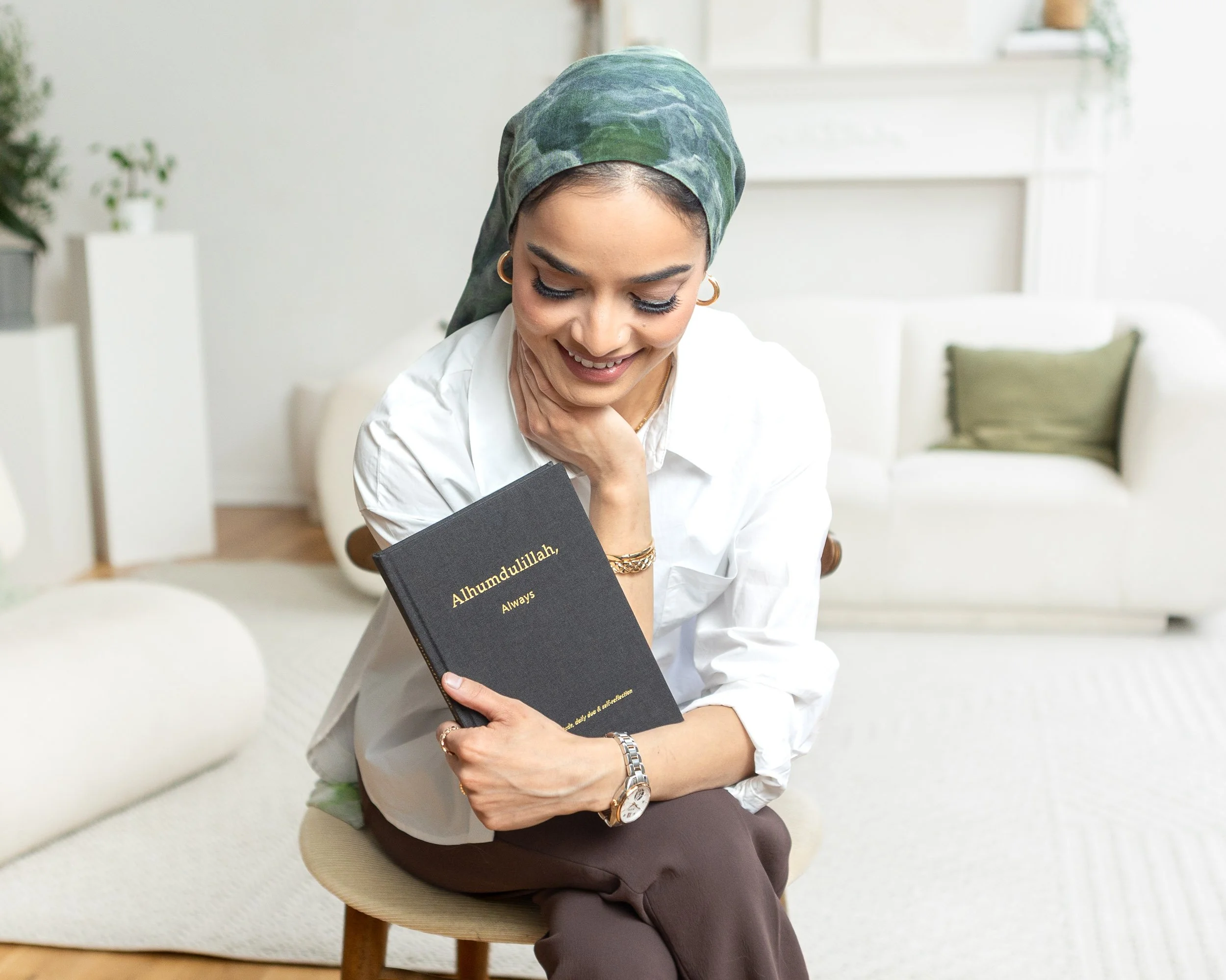 Therapist - Woman-wearing-hijab-3422.jpg