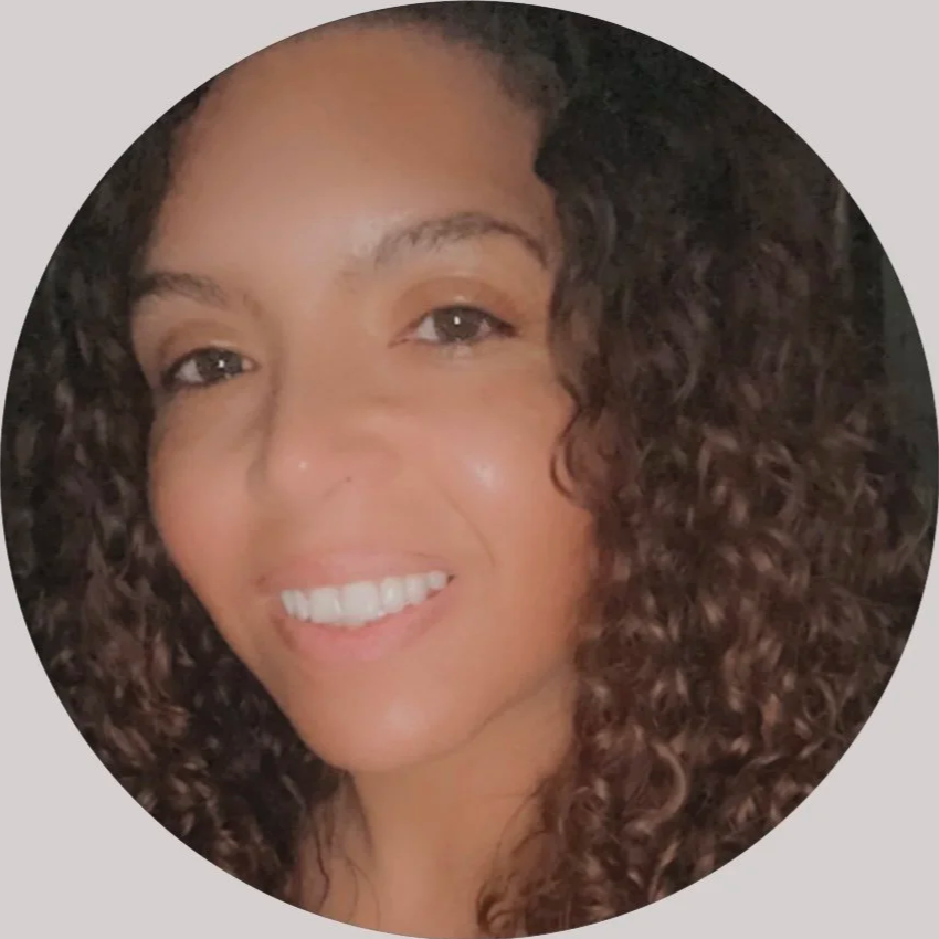 Client selfie of Leslie showcasing her custom lash extensions by Flaunt and Flutter Lashery in York PA