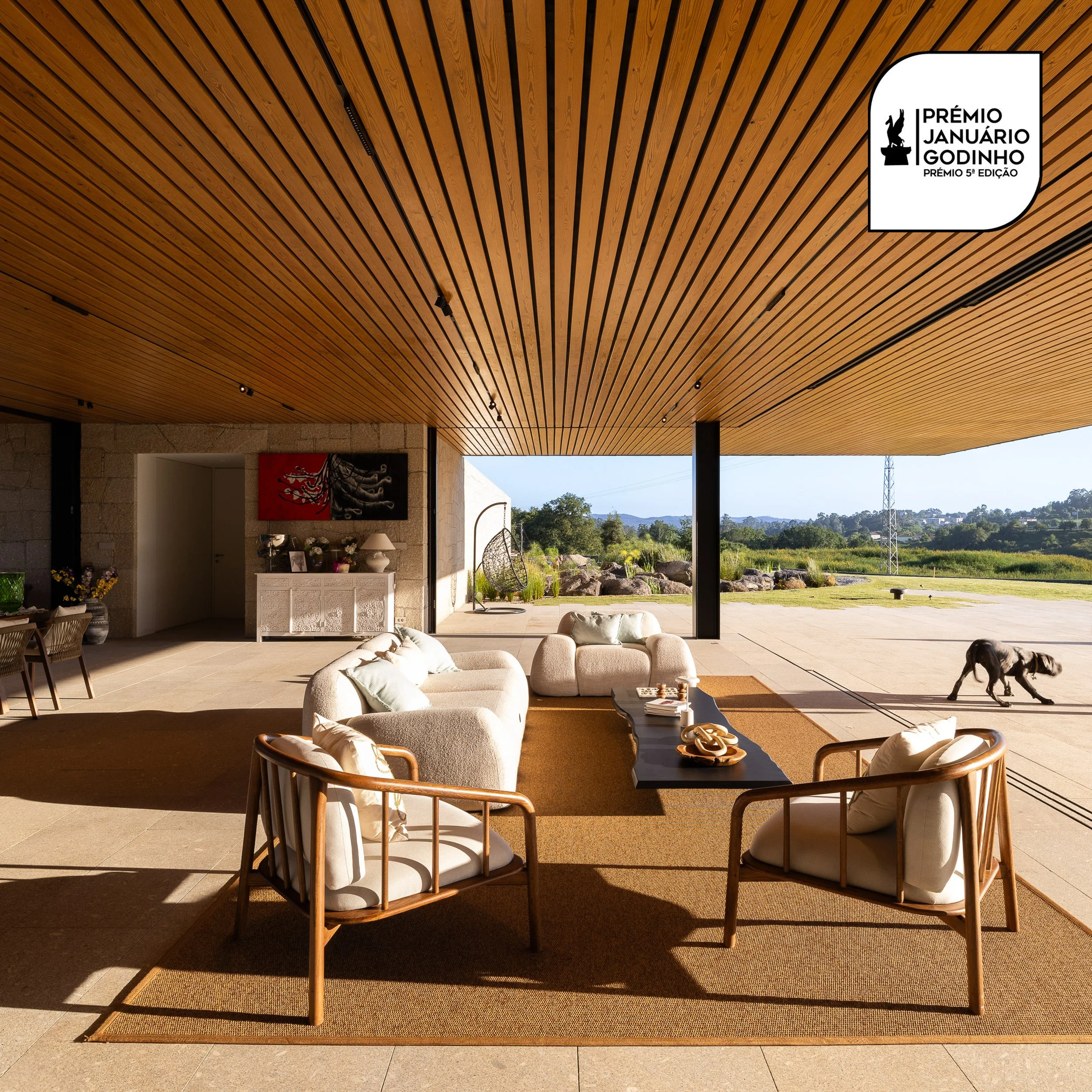 Últimas reportagens fotográficas de arquitetura, entre obras construídas e maquetas, dos projetos dos arquitetos, constituindo o arquivo da fotografia de arquitetura portuguesa de Hélder Oliveira. | Recent architectural photographic reports, featurin