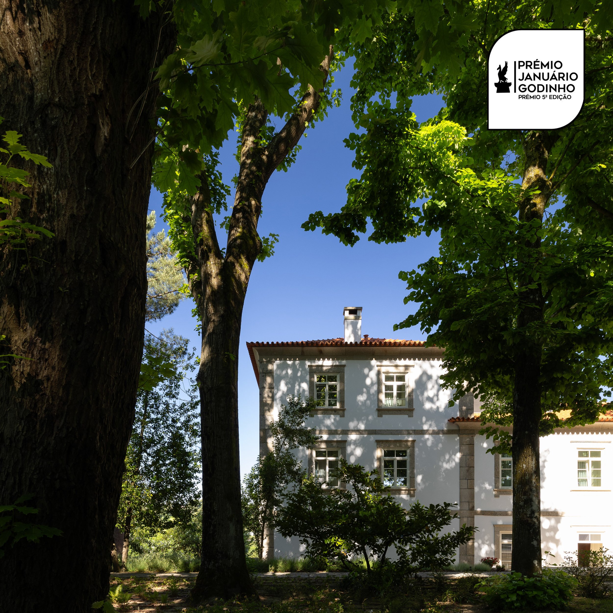 Últimas reportagens fotográficas de arquitetura, entre obras construídas e maquetas, dos projetos dos arquitetos, constituindo o arquivo da fotografia de arquitetura portuguesa de Hélder Oliveira. | Recent architectural photographic reports, featurin