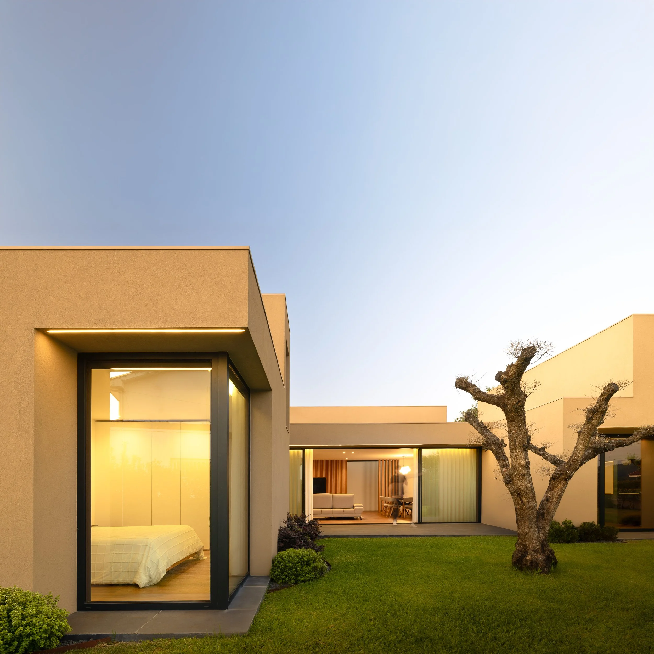 CASA EM MANHENTE